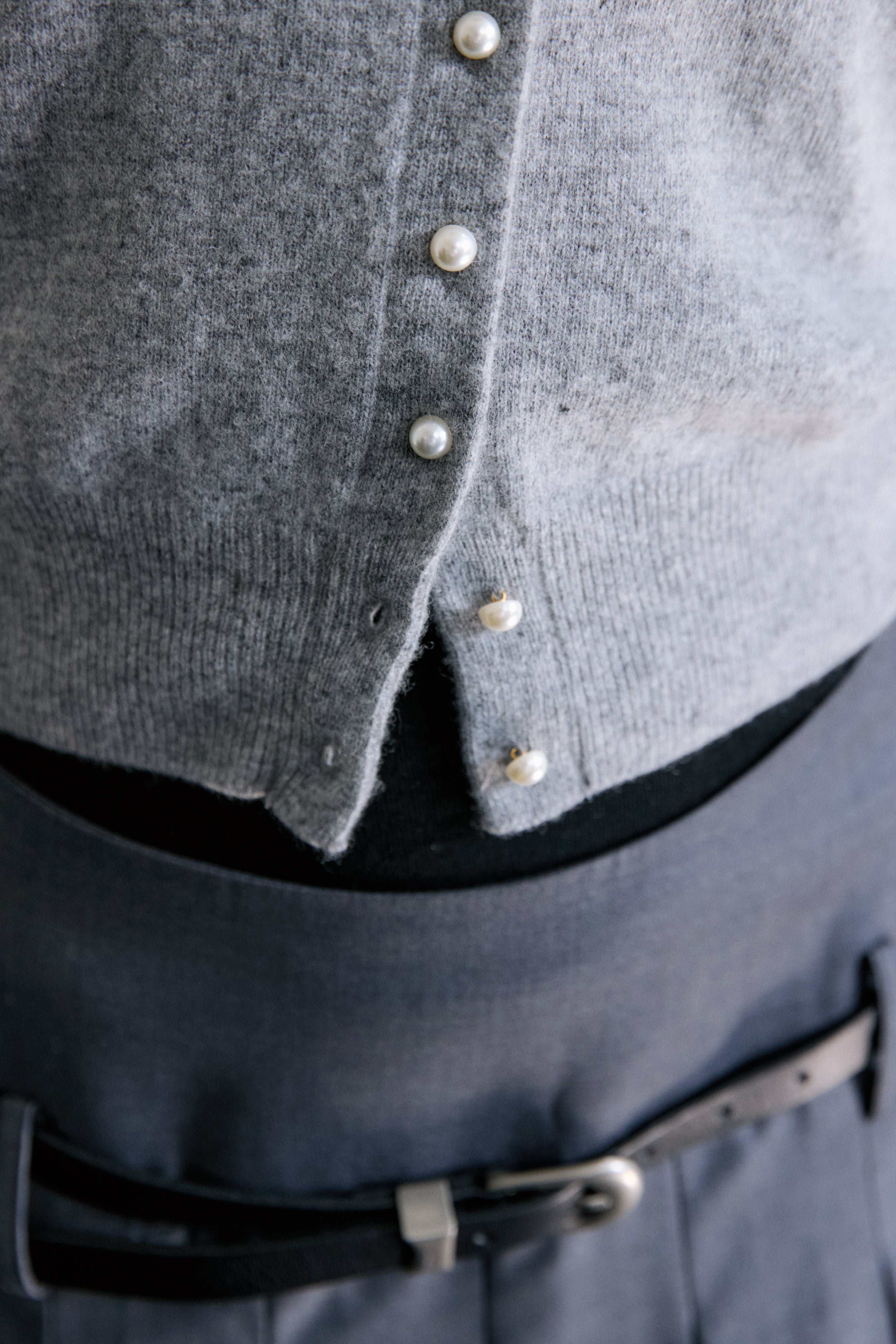 PEARLY BUTTON WOOL CARDIGAN_GRIS
