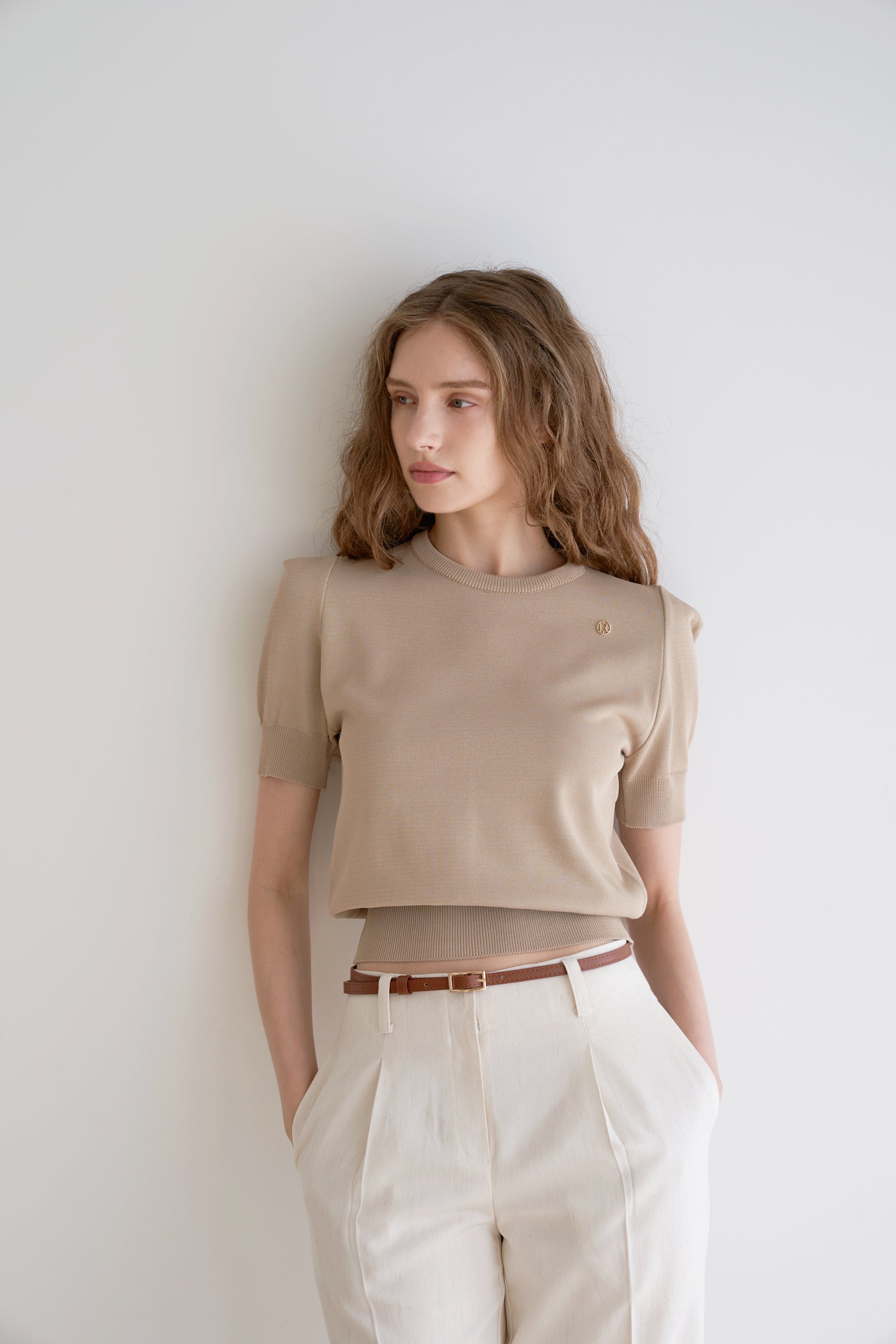 PULL EN MAILLE À ÉPAULETTES_BEIGE
