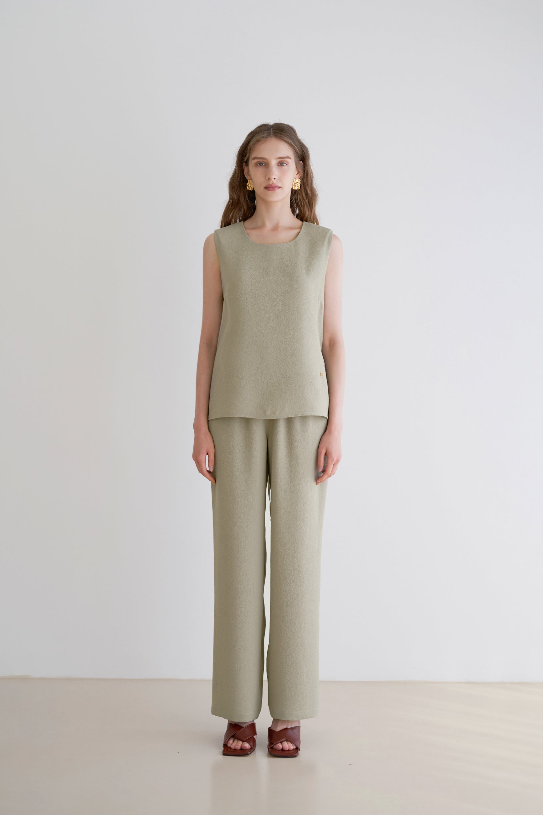 PLEATS BANDING PANTS_KAKI