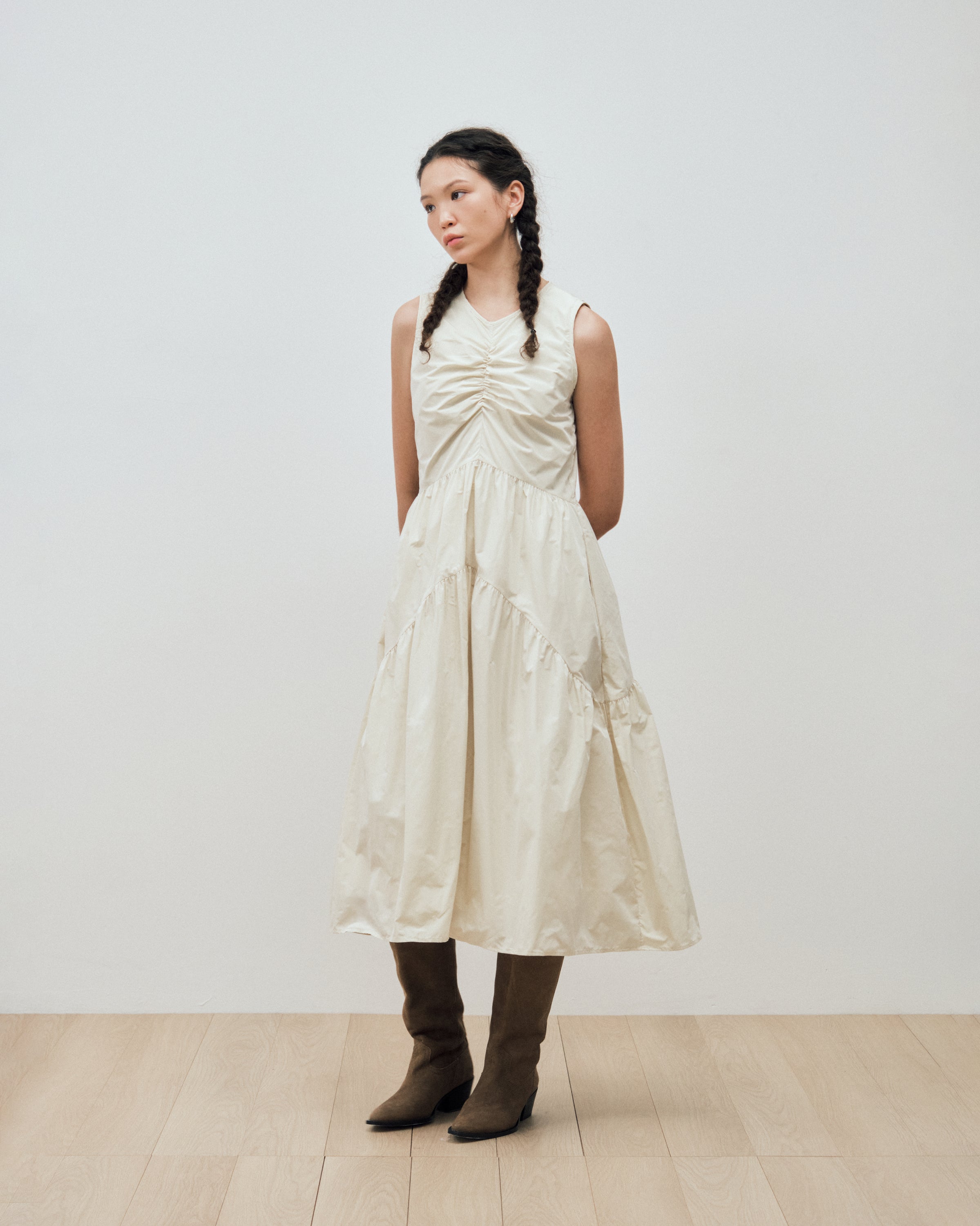 ROBE BOUFFANTE À FRONCES CENTRALES_IVOIRE