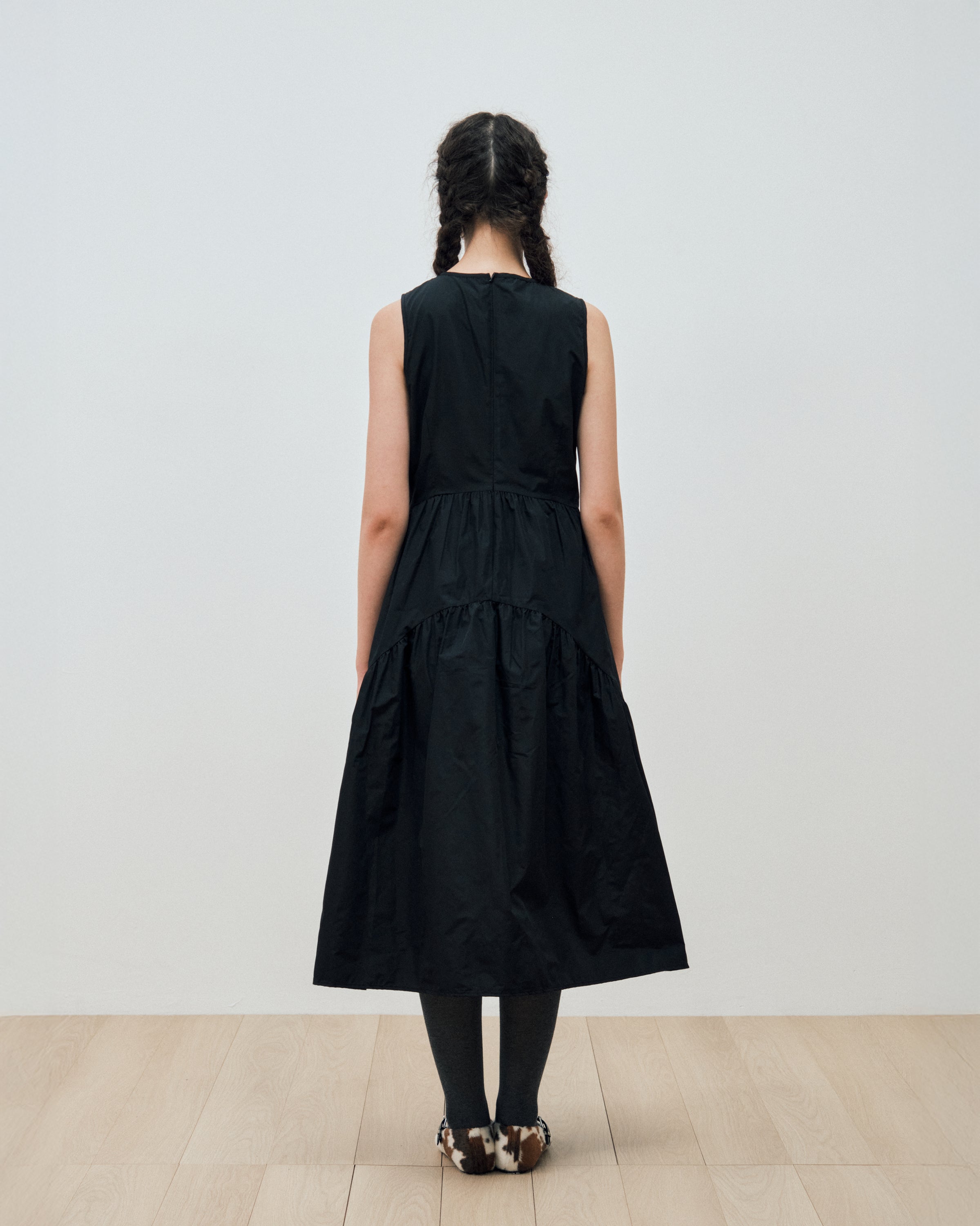 ROBE BOUFFANTE À FRONCES CENTRALES_NOIR
