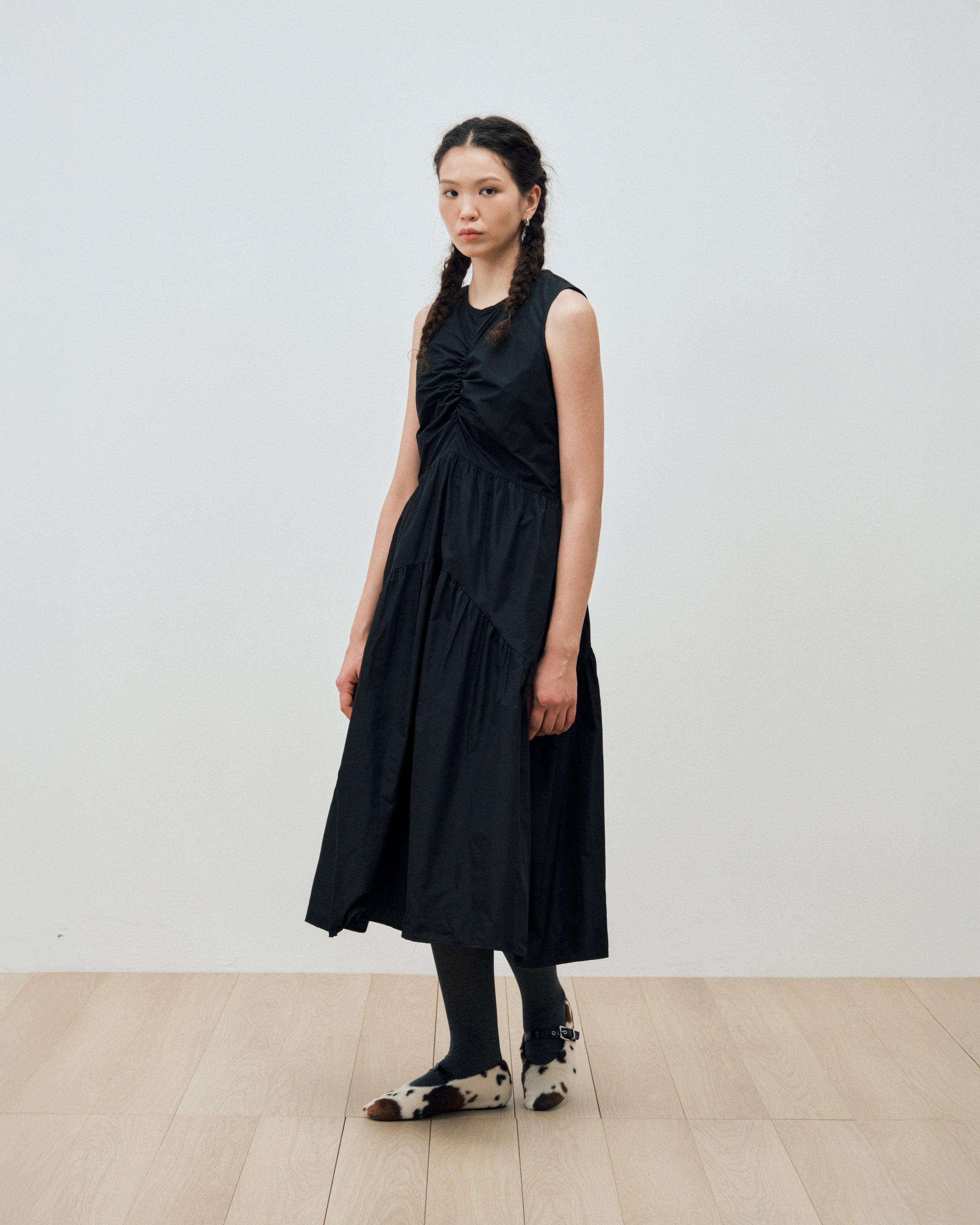 ROBE BOUFFANTE À FRONCES CENTRALES_NOIR