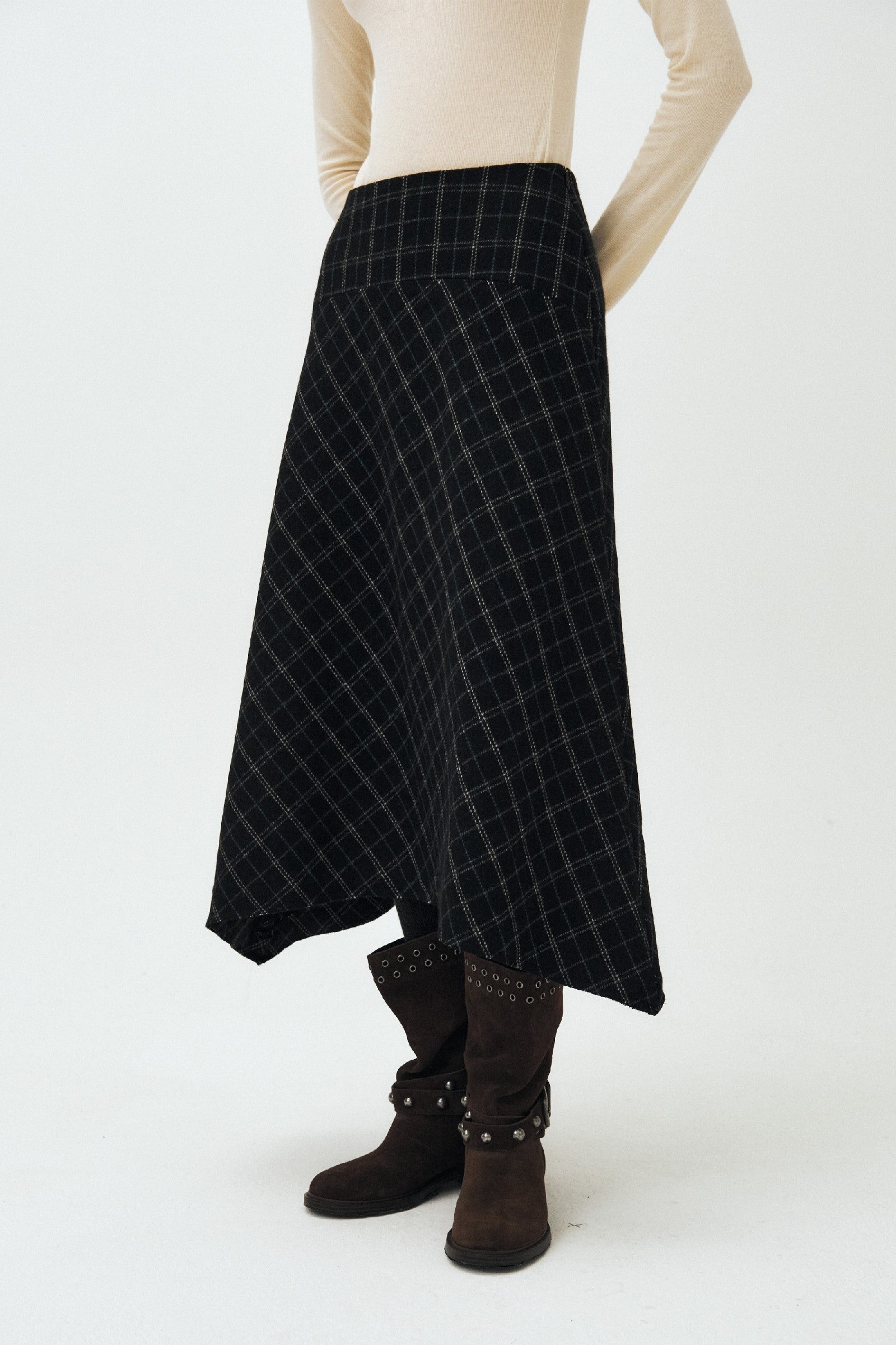 CHECK ASYMMETRICAL FLARED SKIRT_BLACK