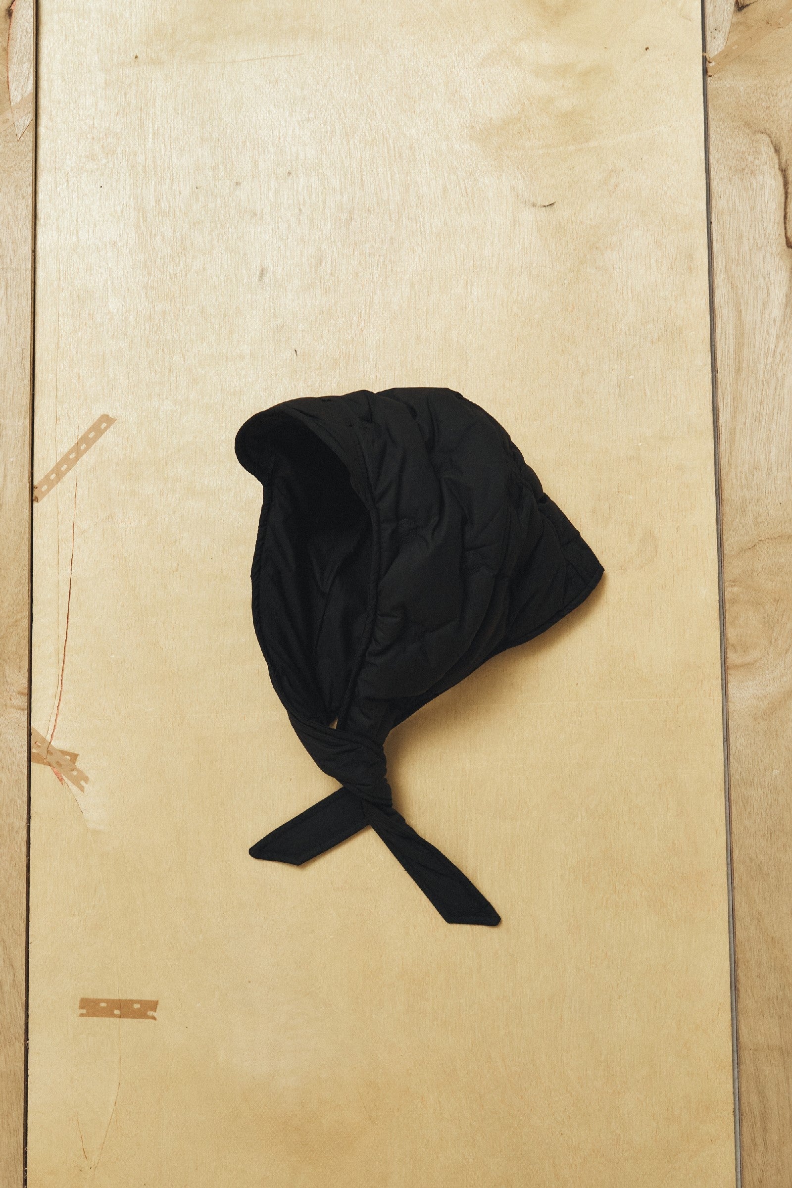 PADDED DOT HEADSCARF_BLACK