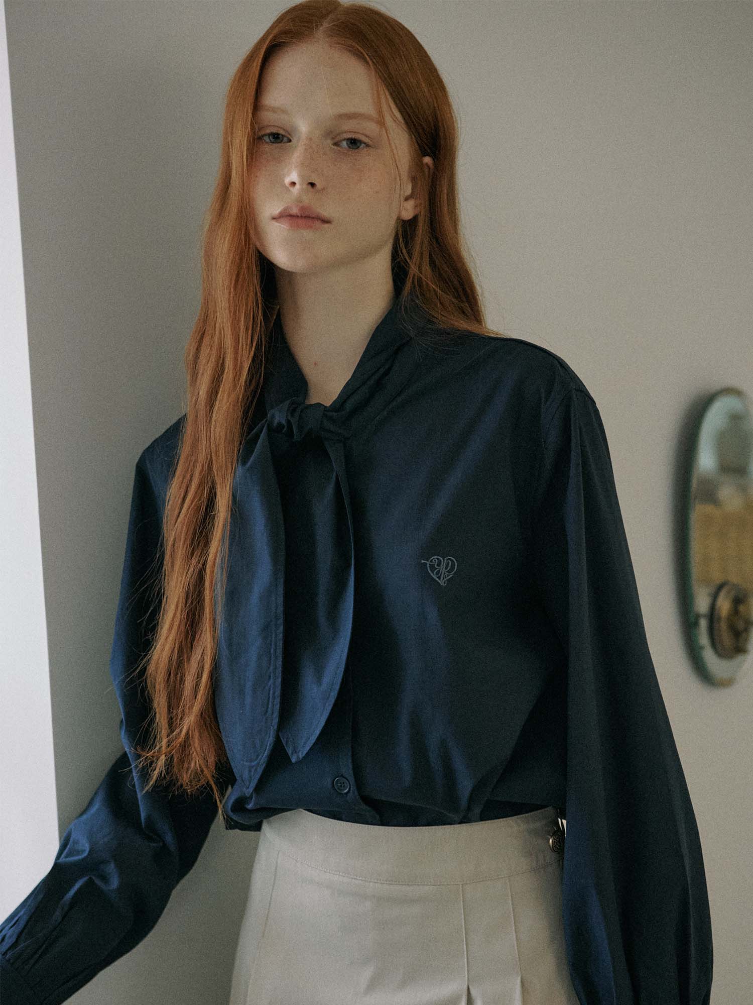 CHEMISE EN COTON AVEC NŒUD_BLEU MARINE