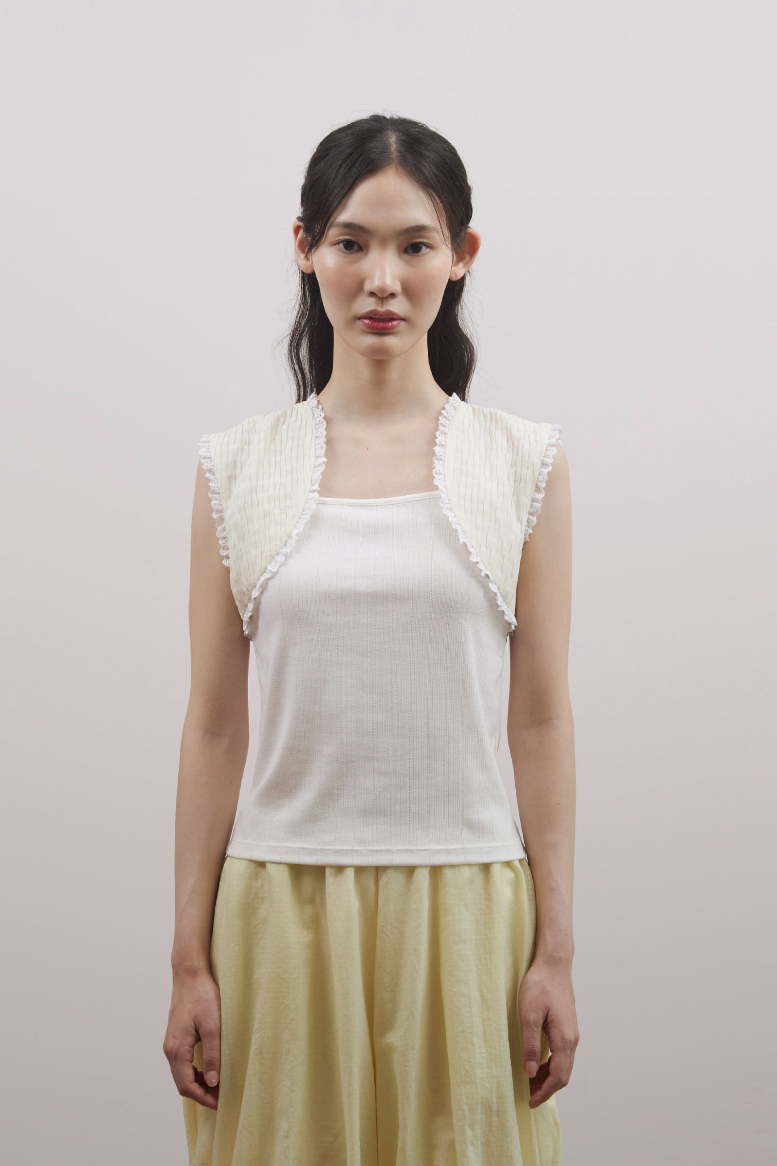 VEST LAYERED SLEEVELESS_WHITE