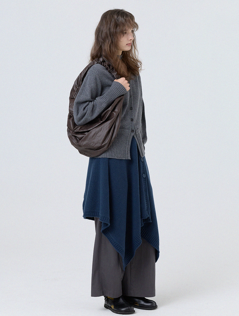 GLOSSY MID TANGLE TWIST BAG_BROWN