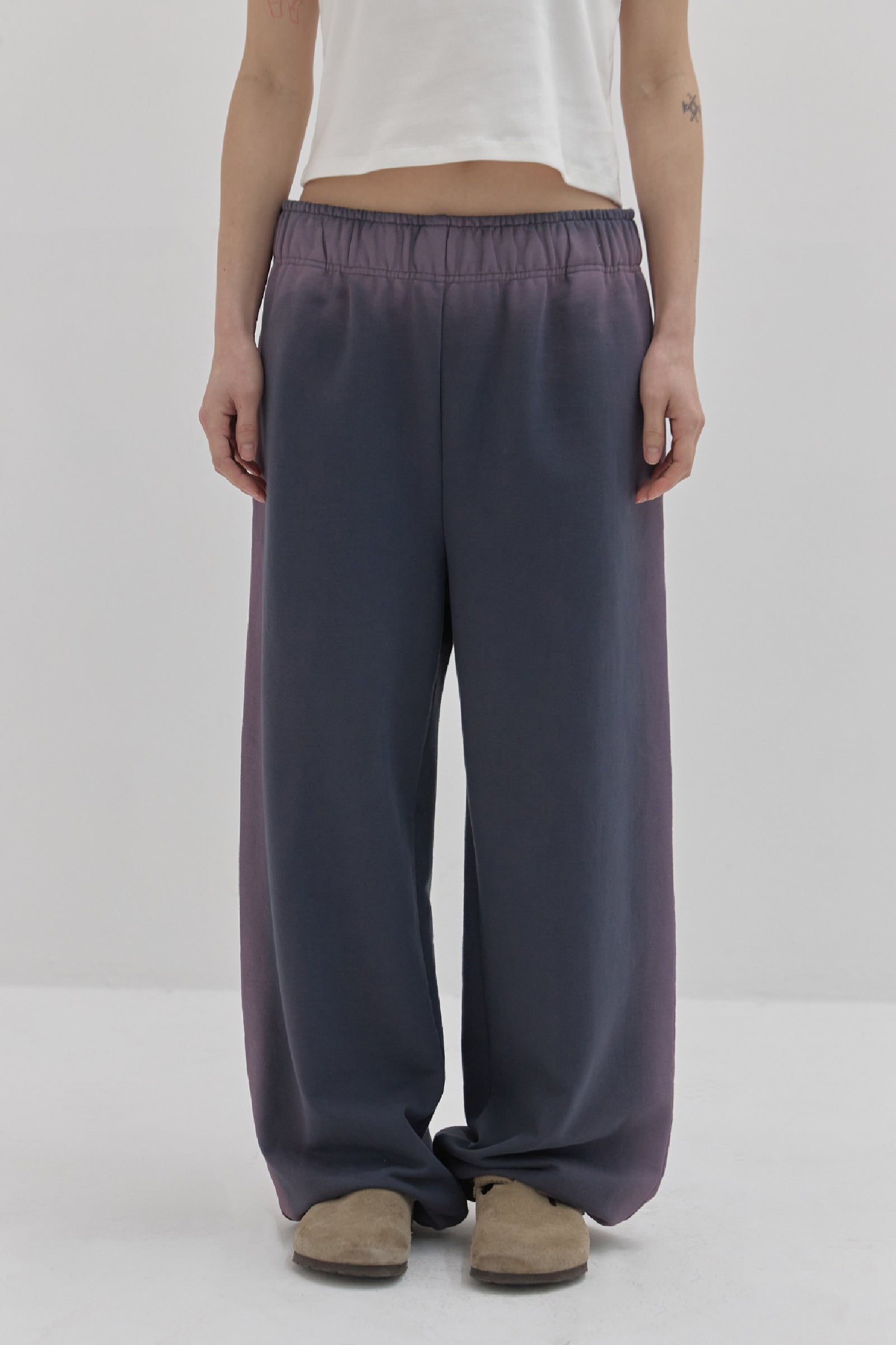 PANTALON EN JERSEY TAGUÉ À LA MAIN_CHARBON