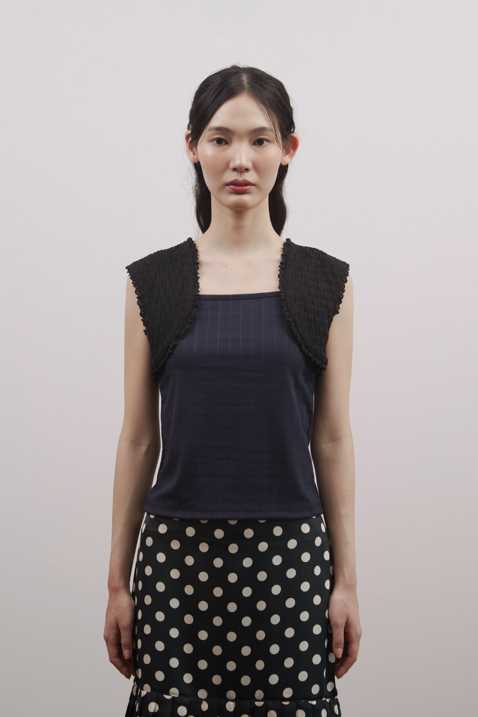 VEST LAYERED SLEEVELESS_BLACK