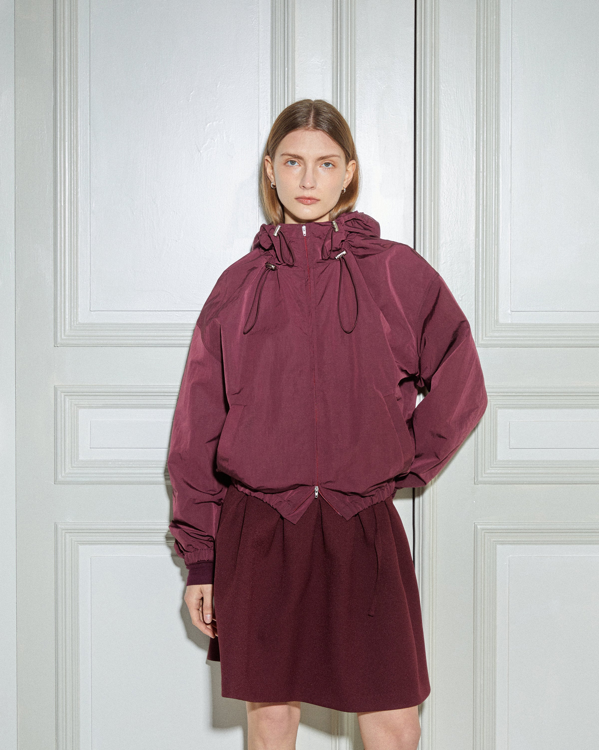 SHIRRING HOODED WINDBREAKER_BOURGOGNE