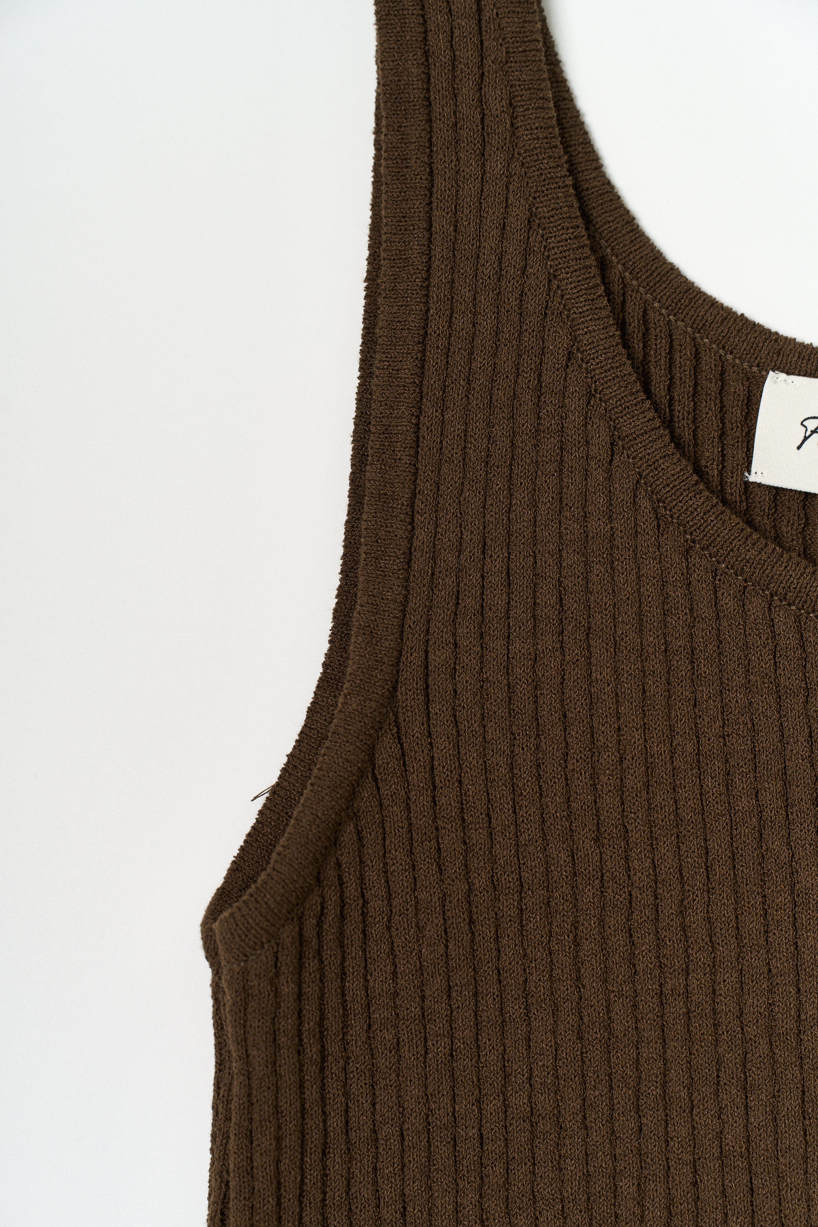 RIBBED SLEEVELESS KNIT_MARRON