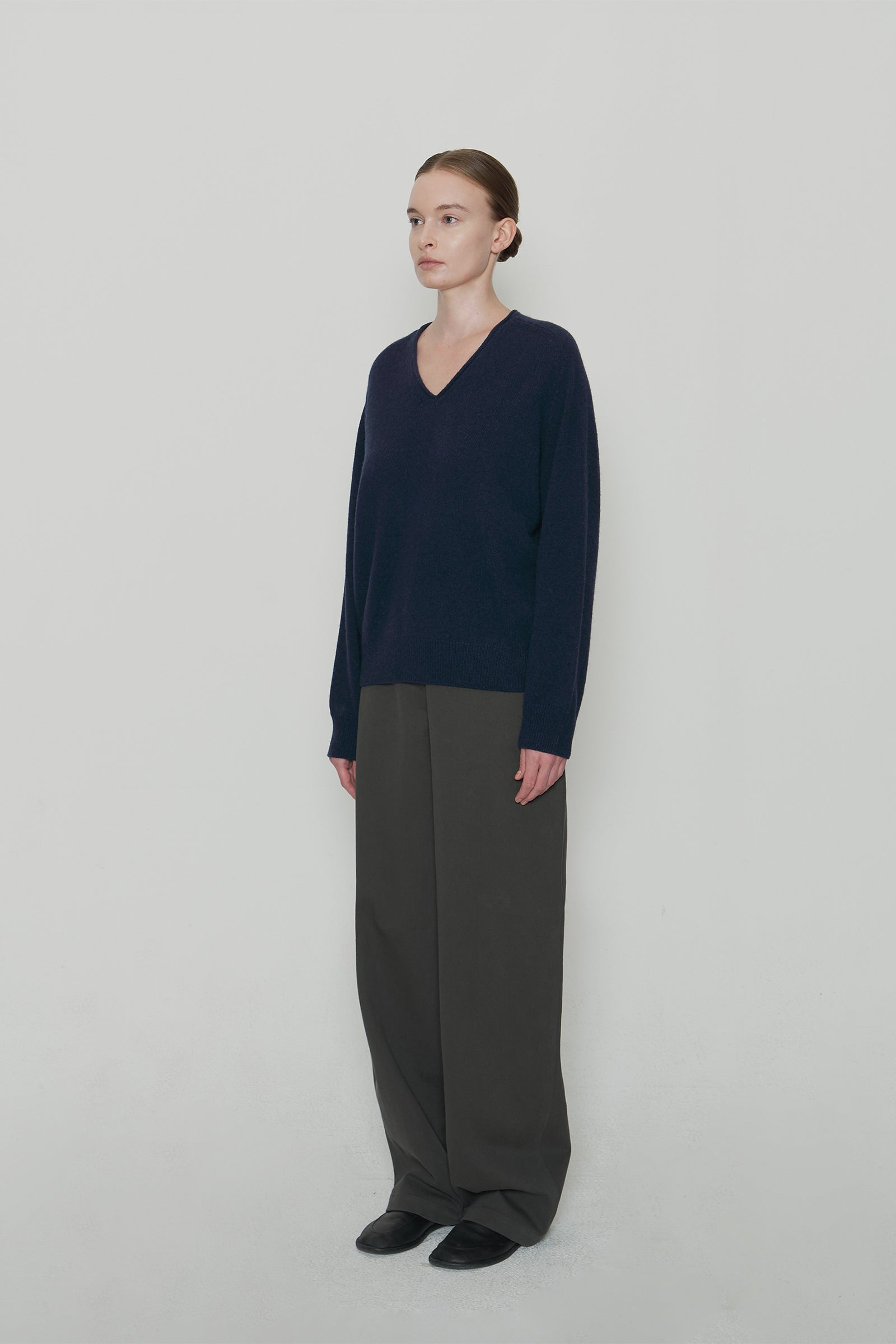 EDIN V-NECK ALPACA KNIT_DEEP BLUE