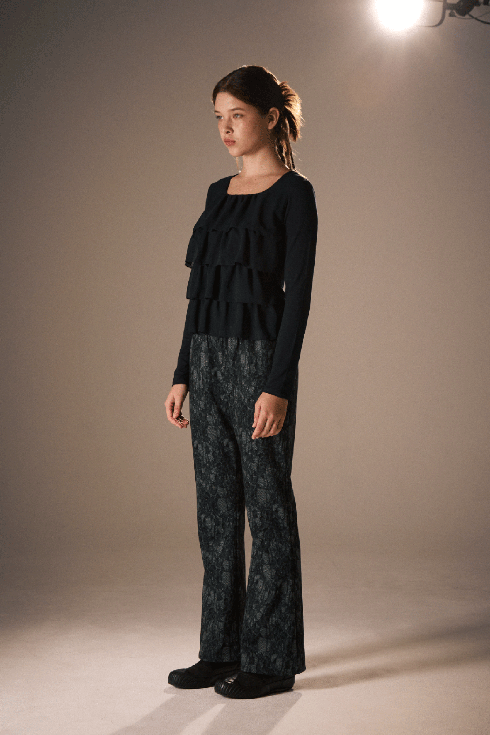 PANTALON BOOTCUT IMPRIMÉ EN DENTELLE_BLEU MARINE