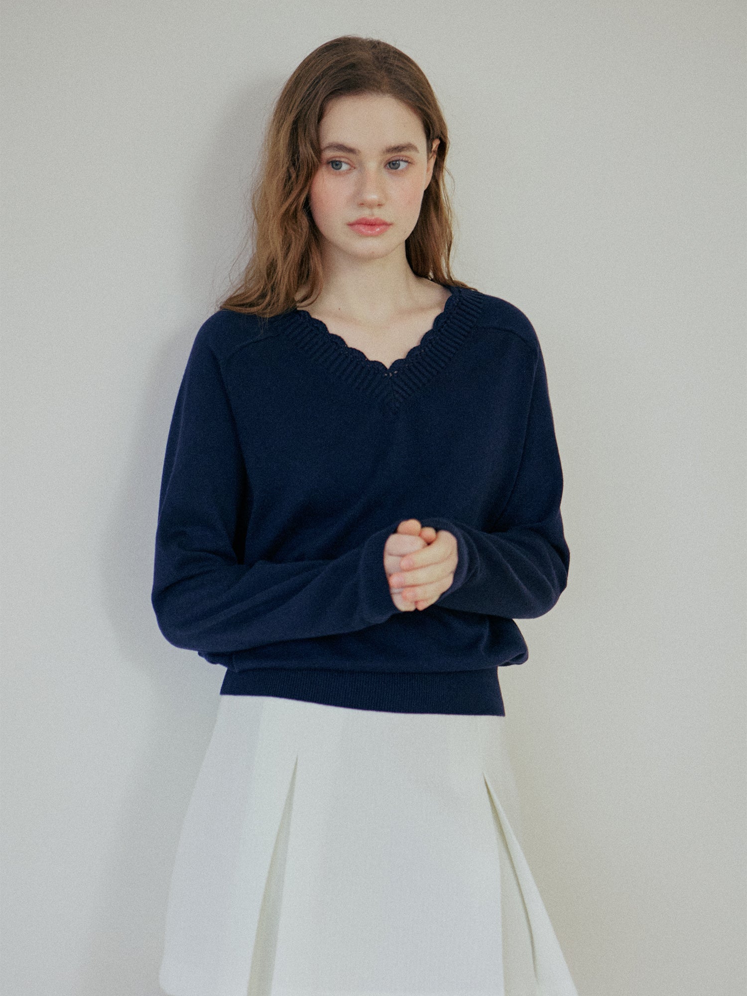 LACE V NECK KNIT_NAVY