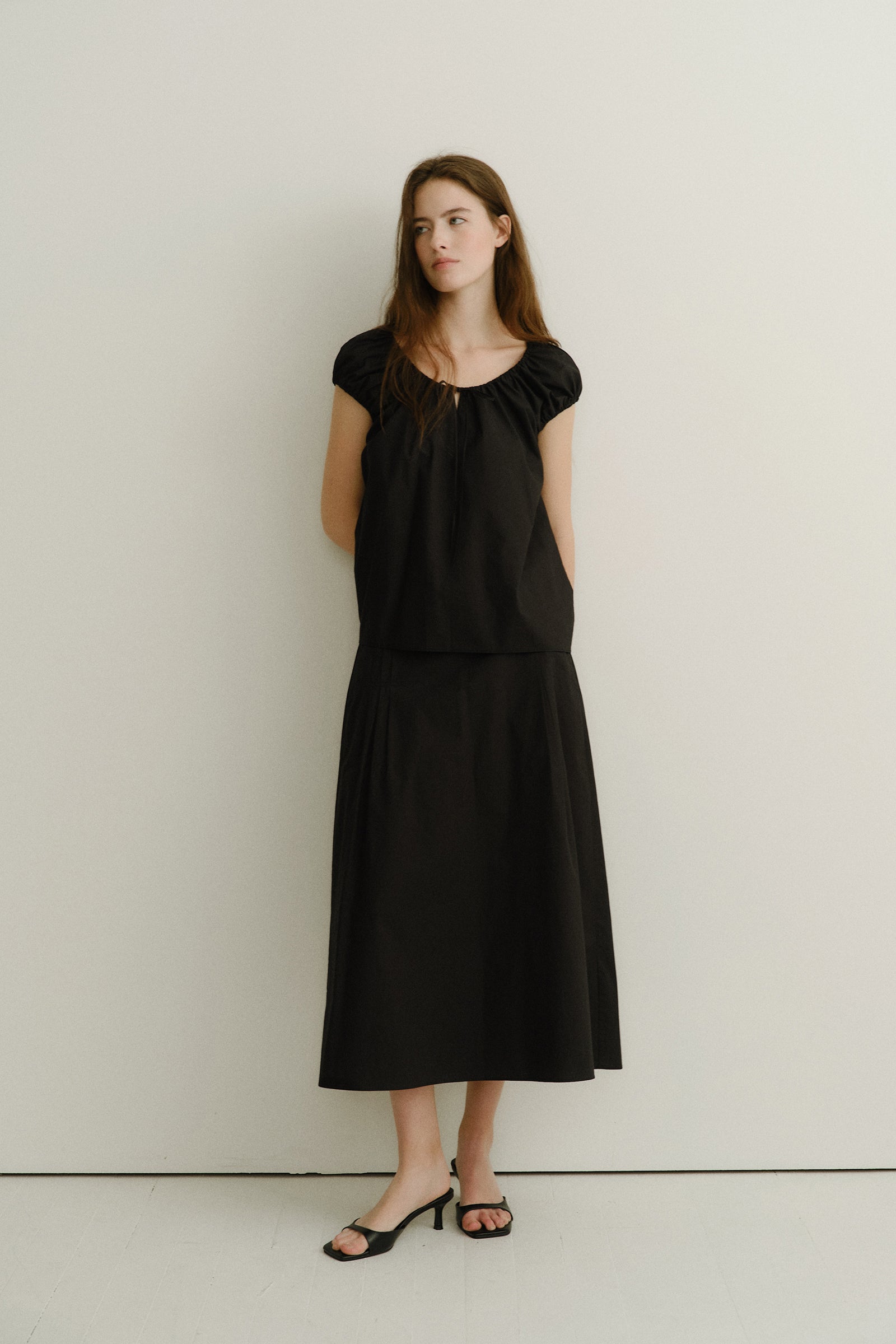 ANNET PINTUCK SKIRT_BLACK