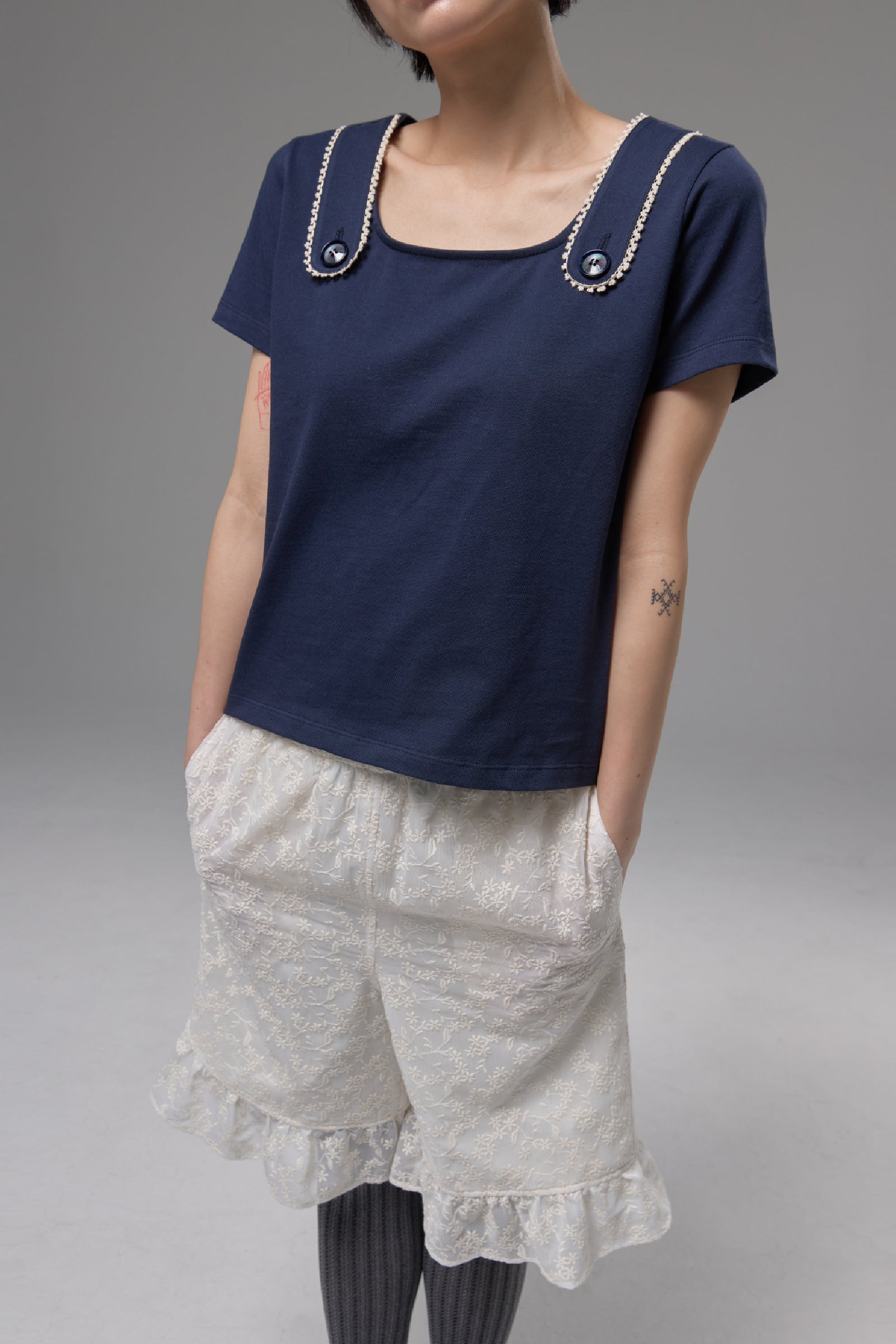 BUTTON STRAP T-SHIRT_NAVY