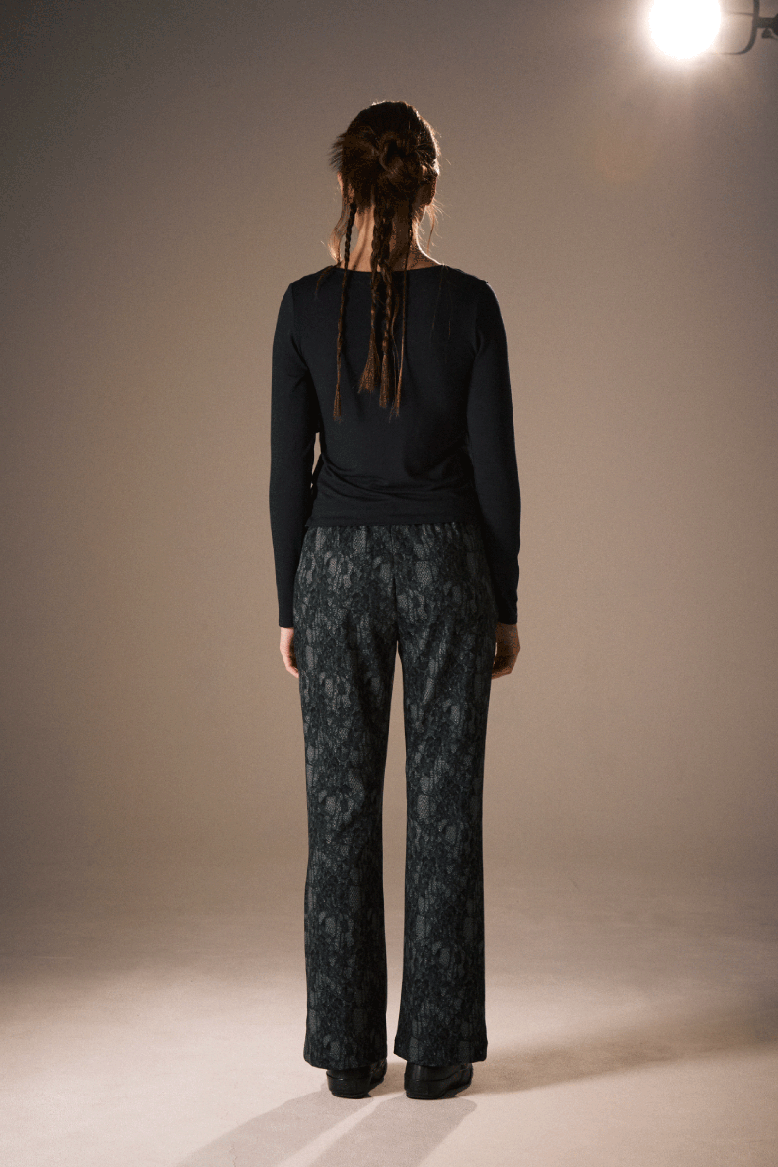 PANTALON BOOTCUT IMPRIMÉ EN DENTELLE_BLEU MARINE