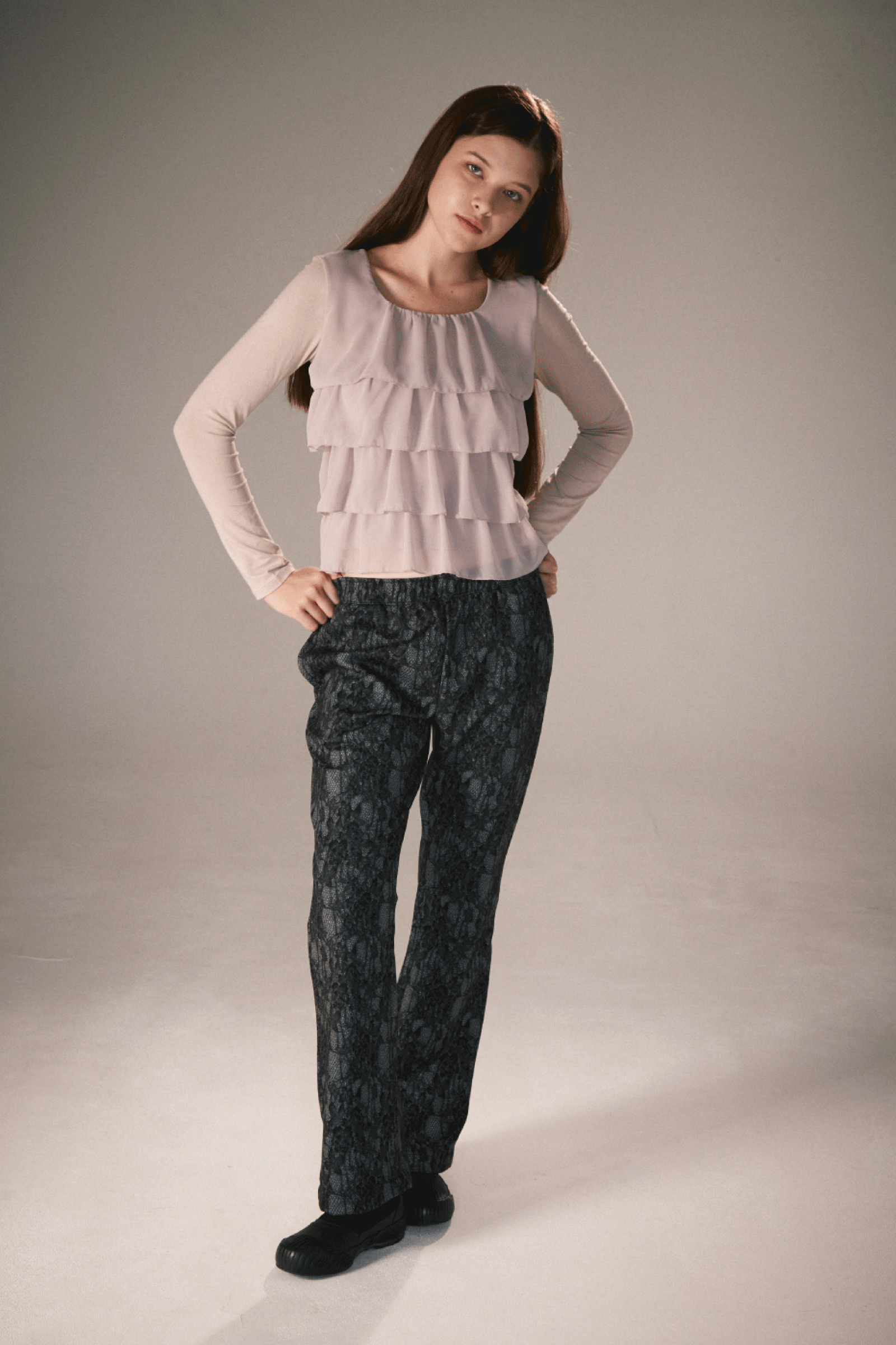 TIERED RUFFLE LONG SLEEVE TOP_BEIGE