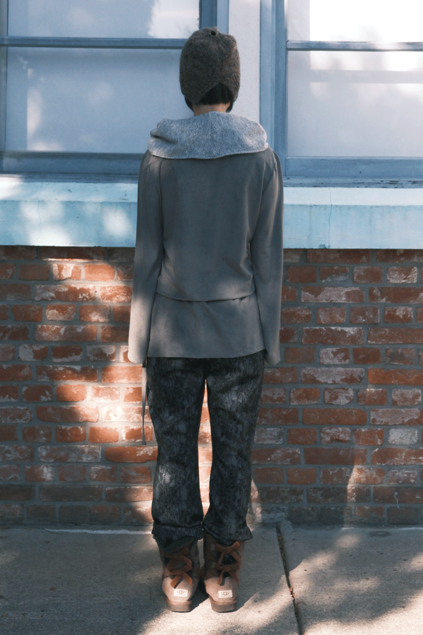 HAUT À COL DRAPÉ_GRIS FONCÉ