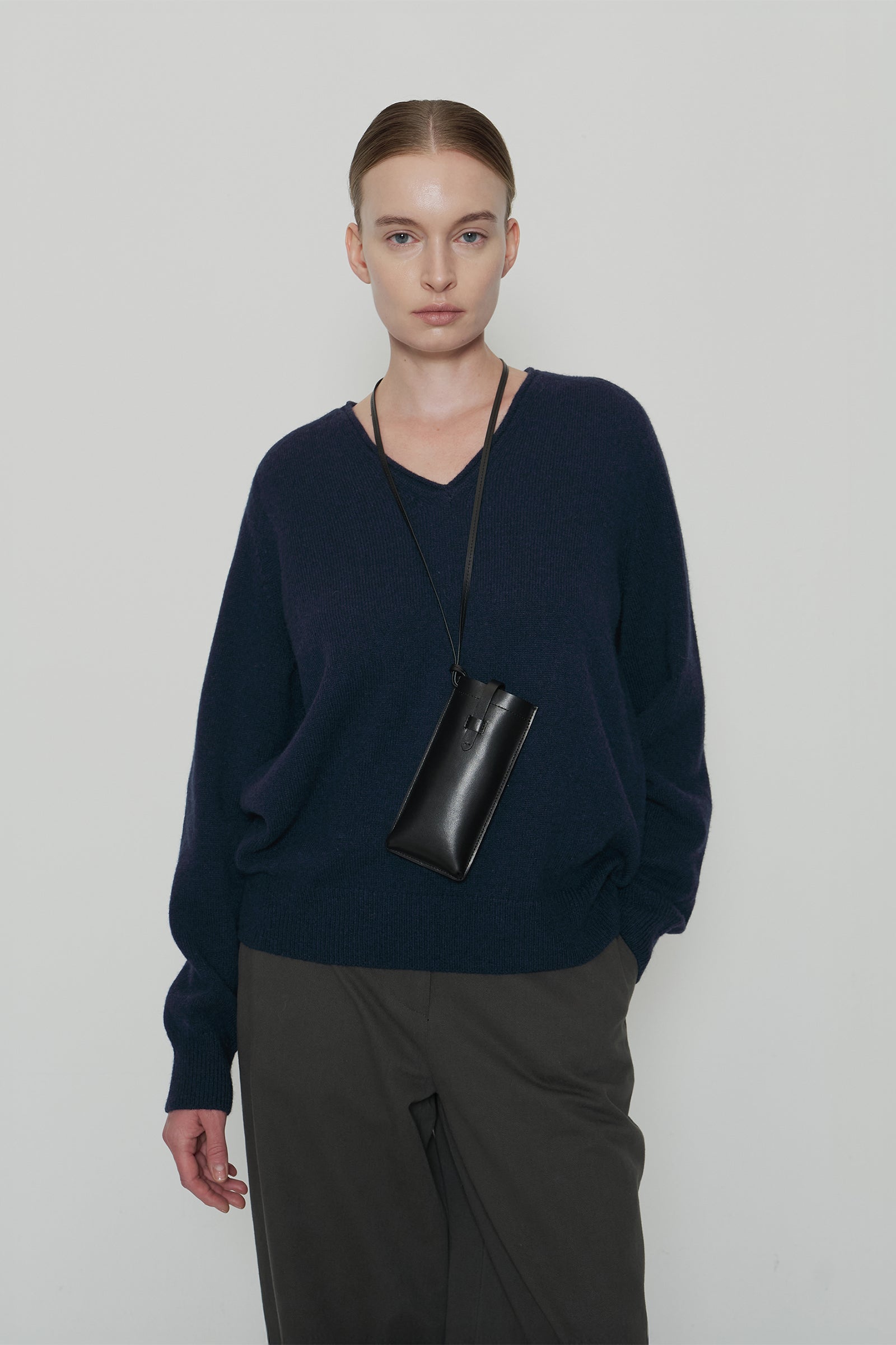EDIN V-NECK ALPACA KNIT_DEEP BLUE