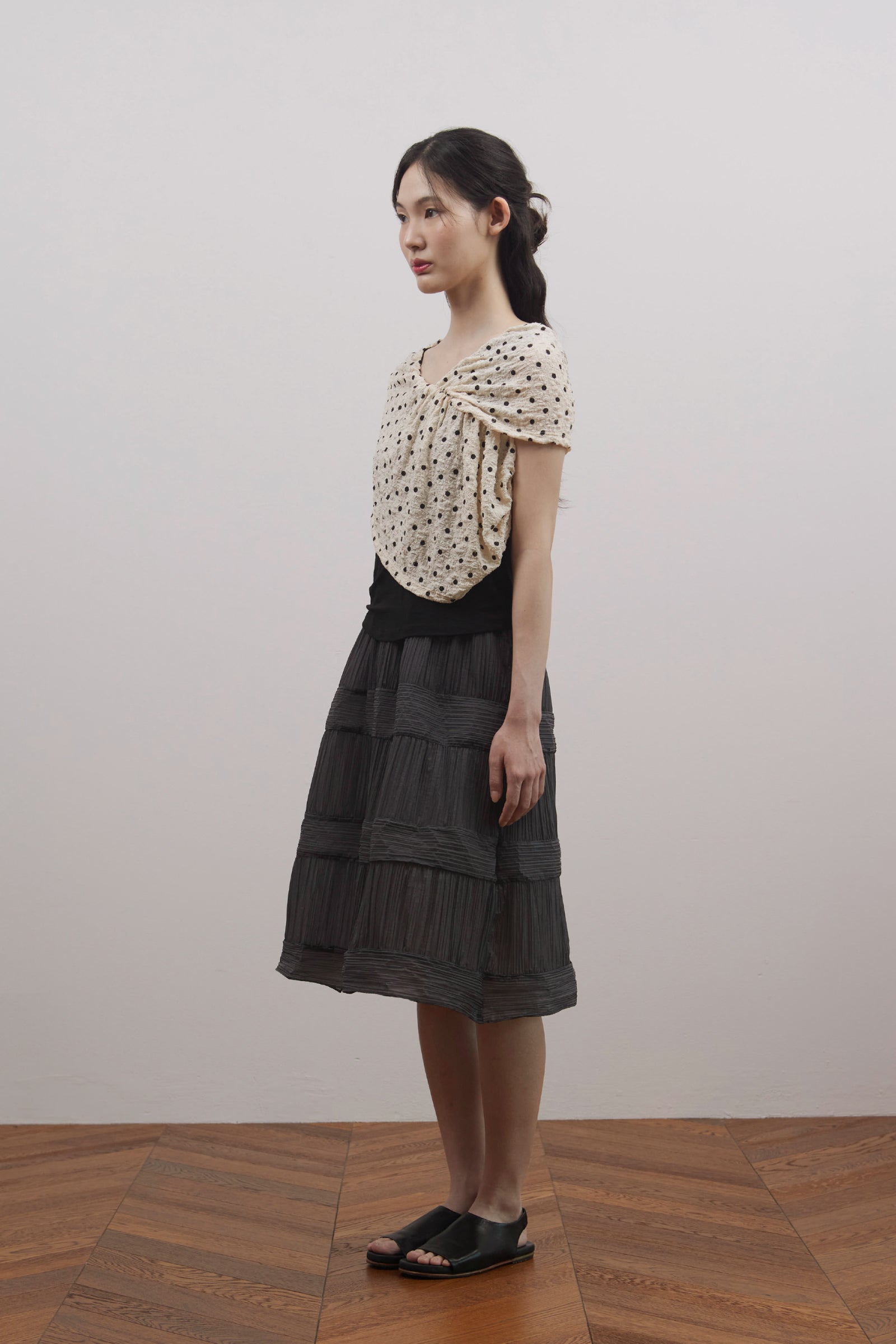 DOT DRAPE SLEEVELESS_BEIGE