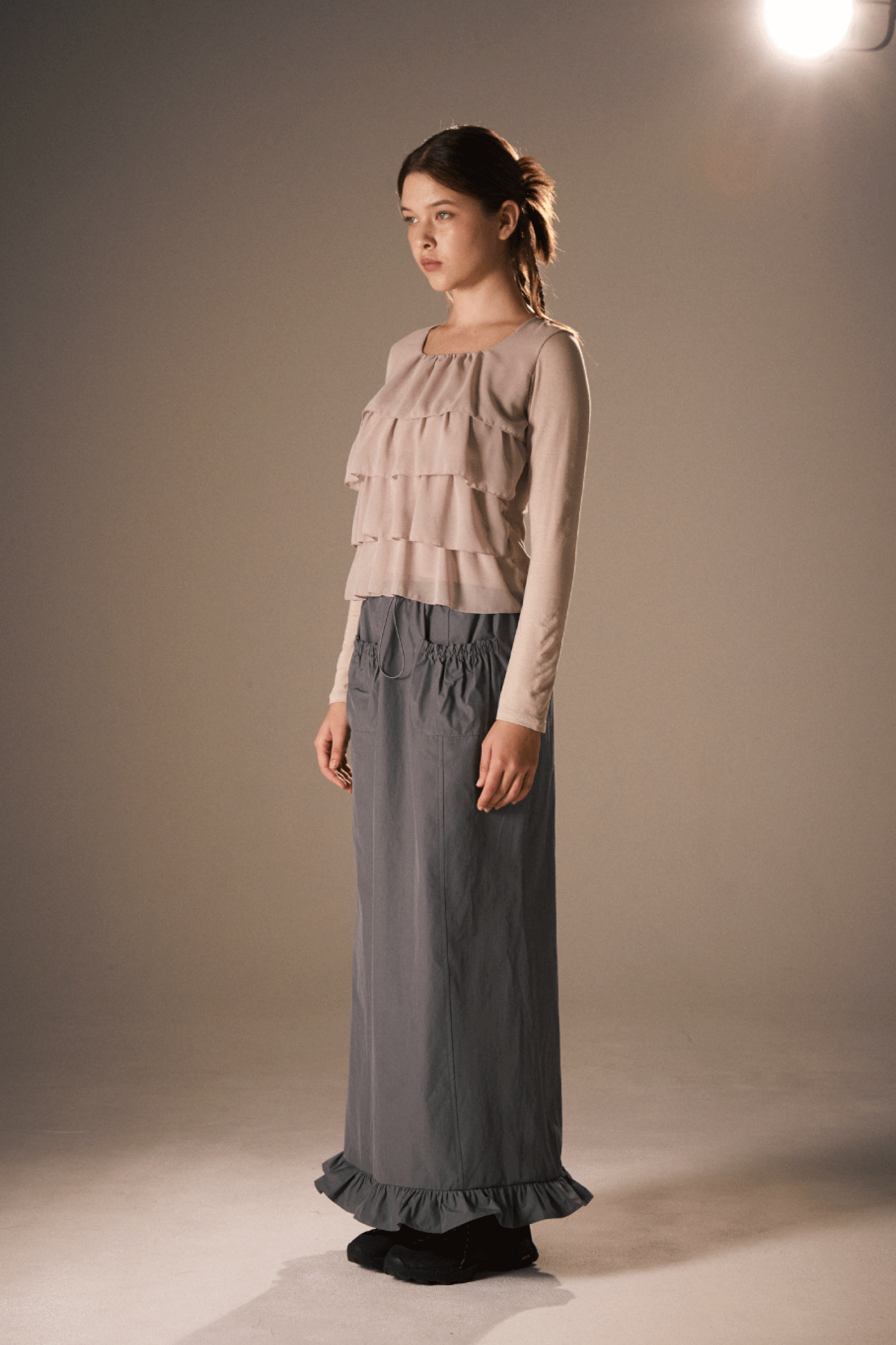TIERED RUFFLE LONG SLEEVE TOP_BEIGE