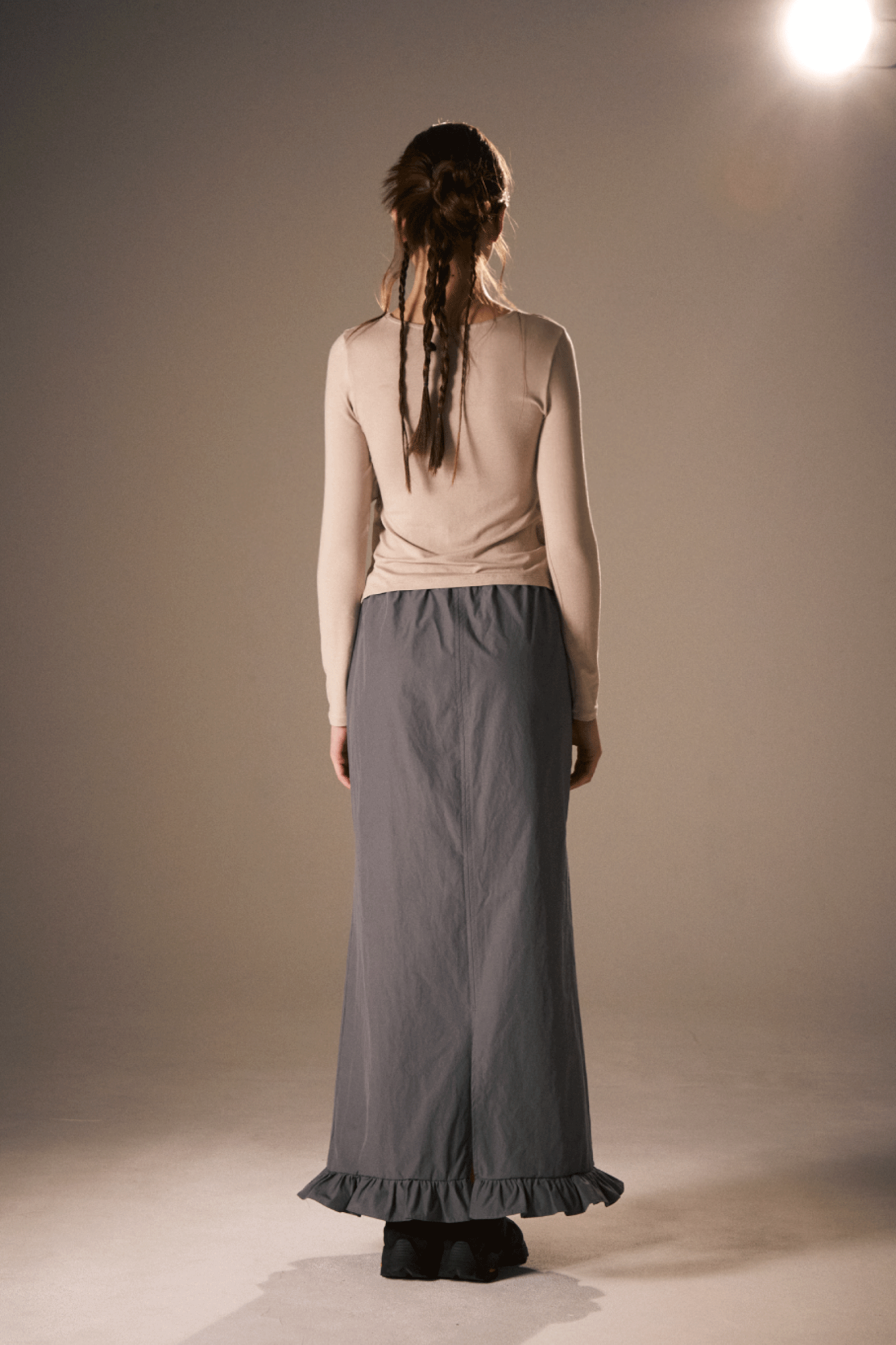 TIERED RUFFLE LONG SLEEVE TOP_BEIGE