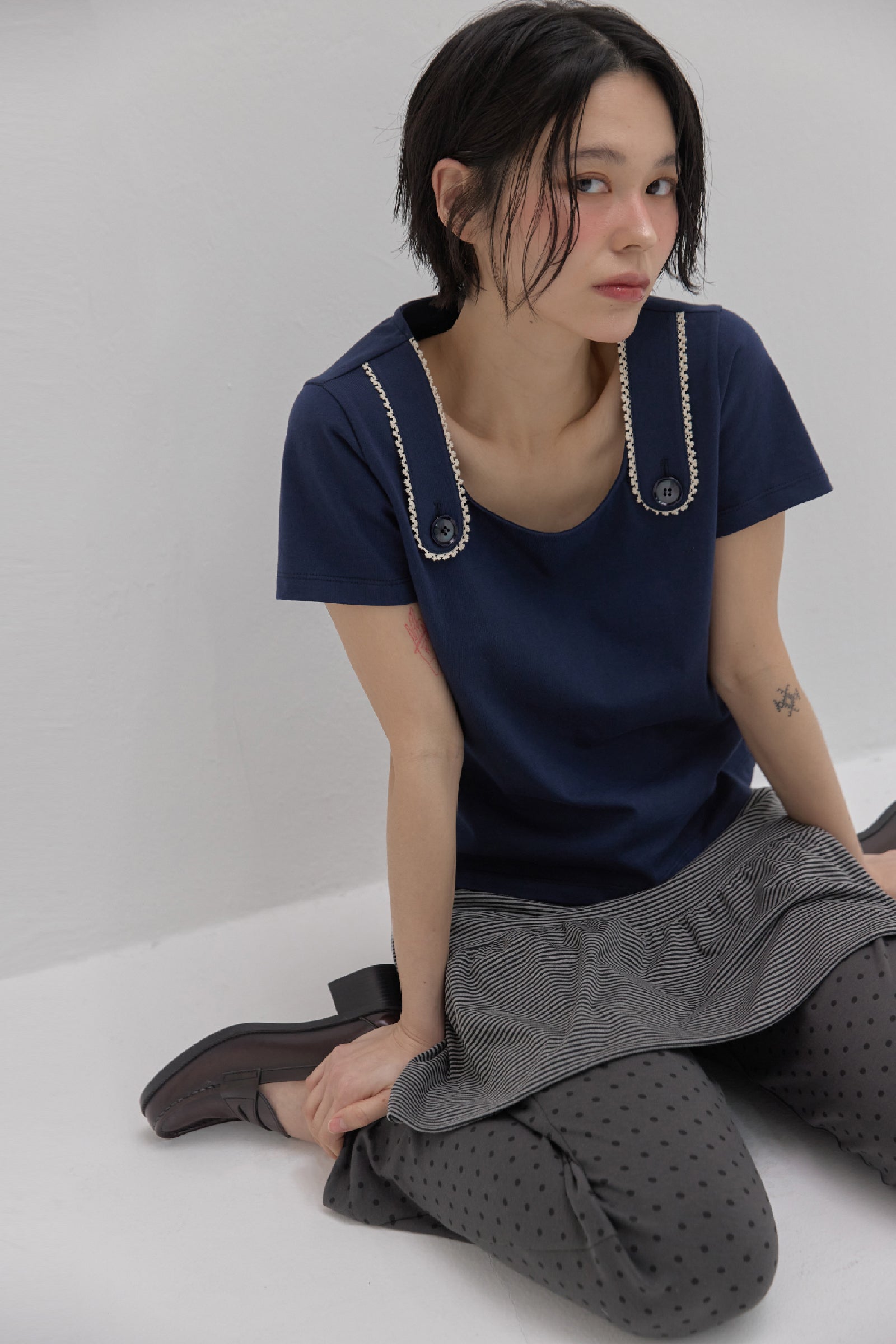 BUTTON STRAP T-SHIRT_NAVY