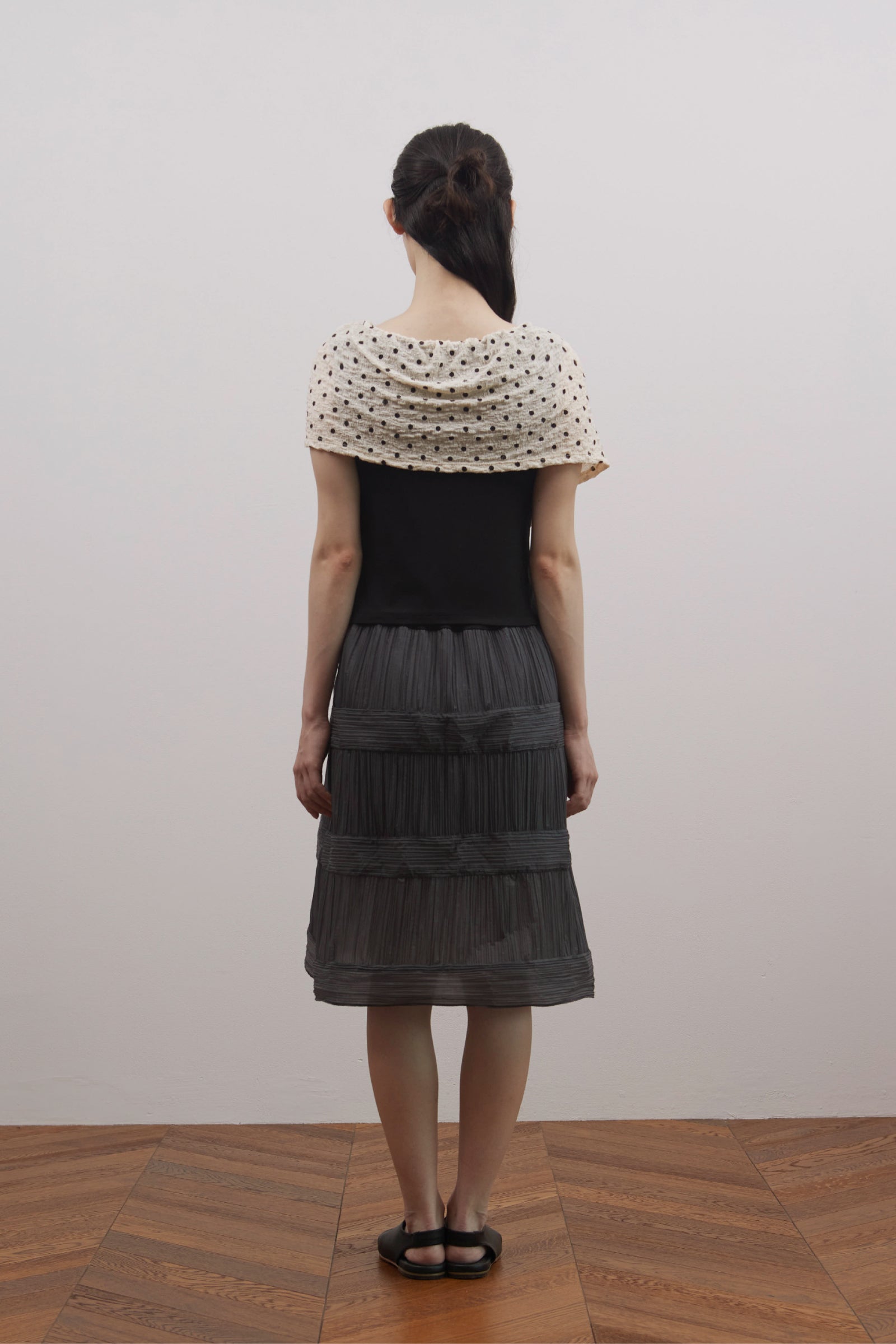 DOT DRAPE SLEEVELESS_BEIGE