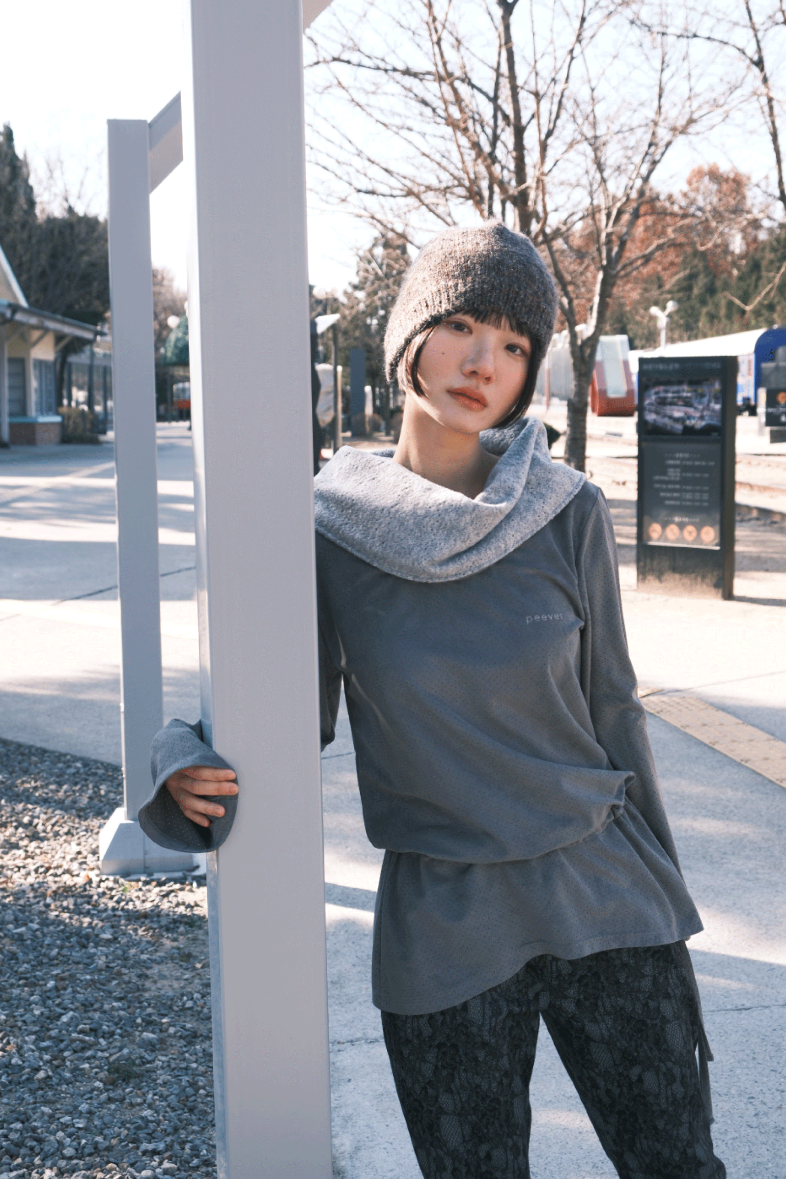 HAUT À COL DRAPÉ_GRIS FONCÉ