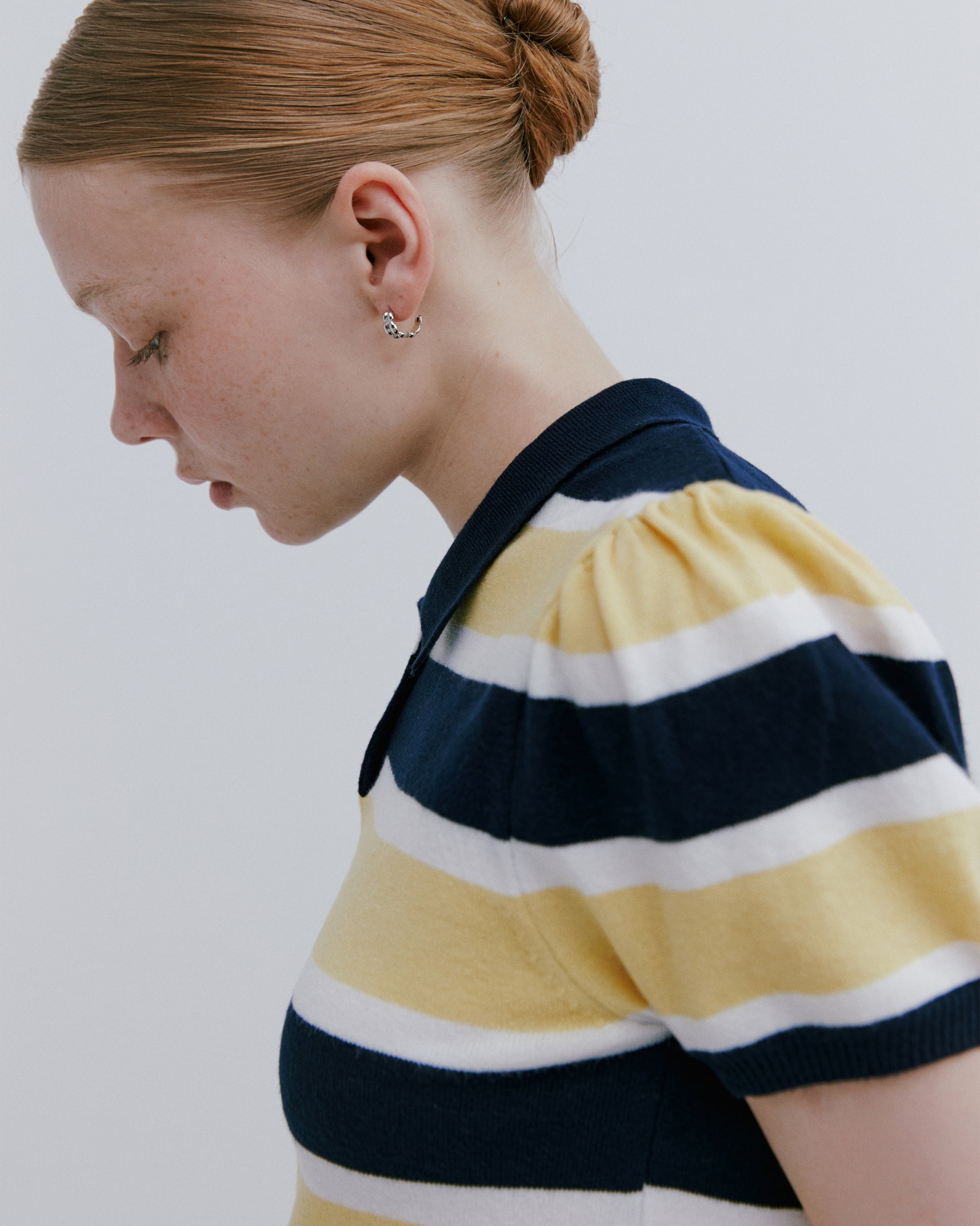 PULL PETIT PUFF RAYÉ EN MAILLE AVEC COL_JAUNE