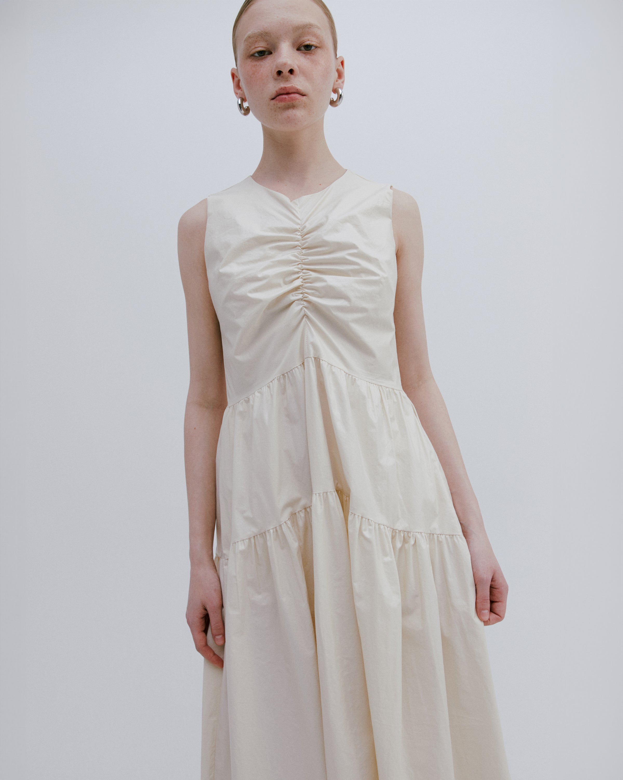 25SS SHINING SLEEVELESS SHIRRING DRESS