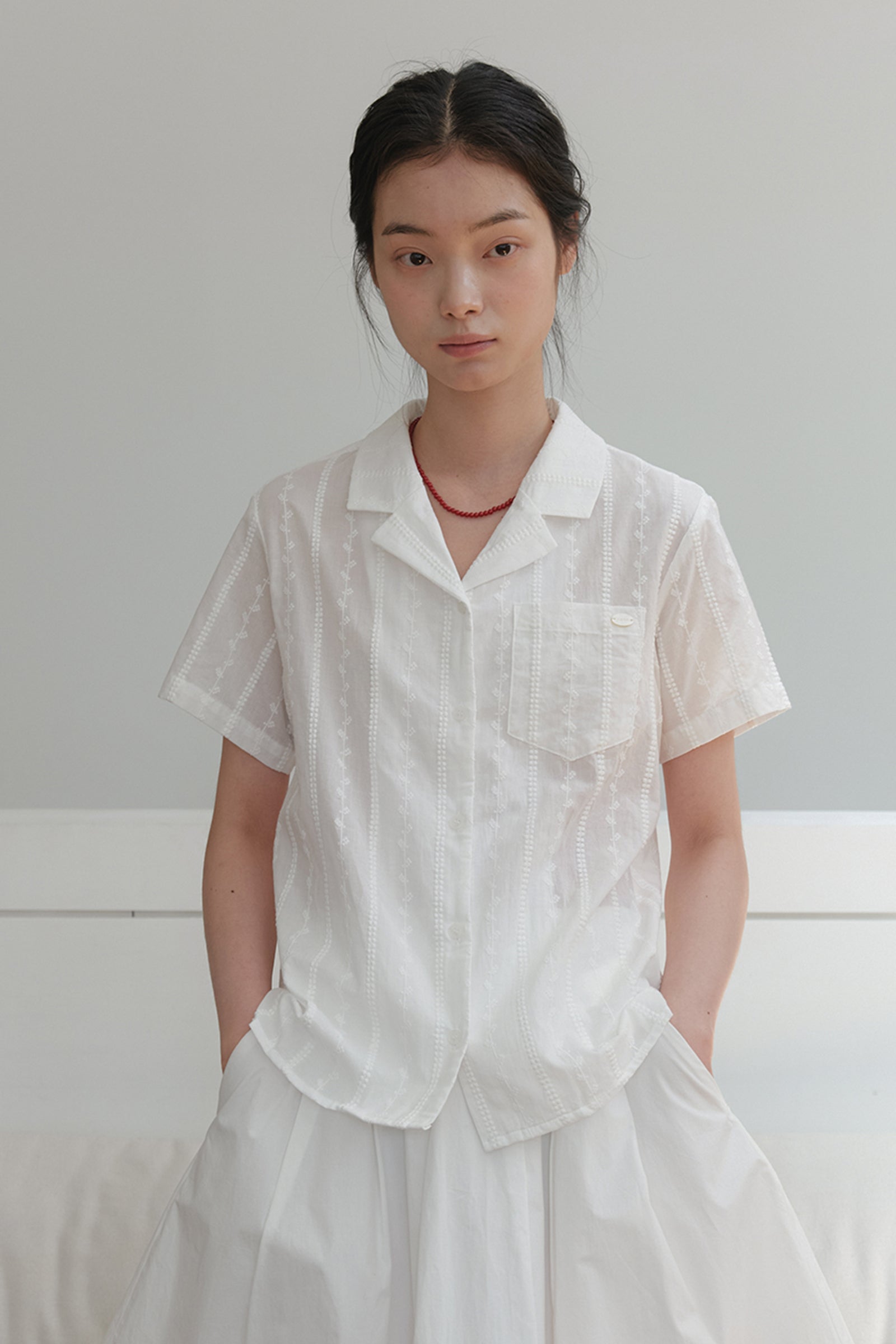 CHEMISE EN DENTELLE OLIVE_BLANC