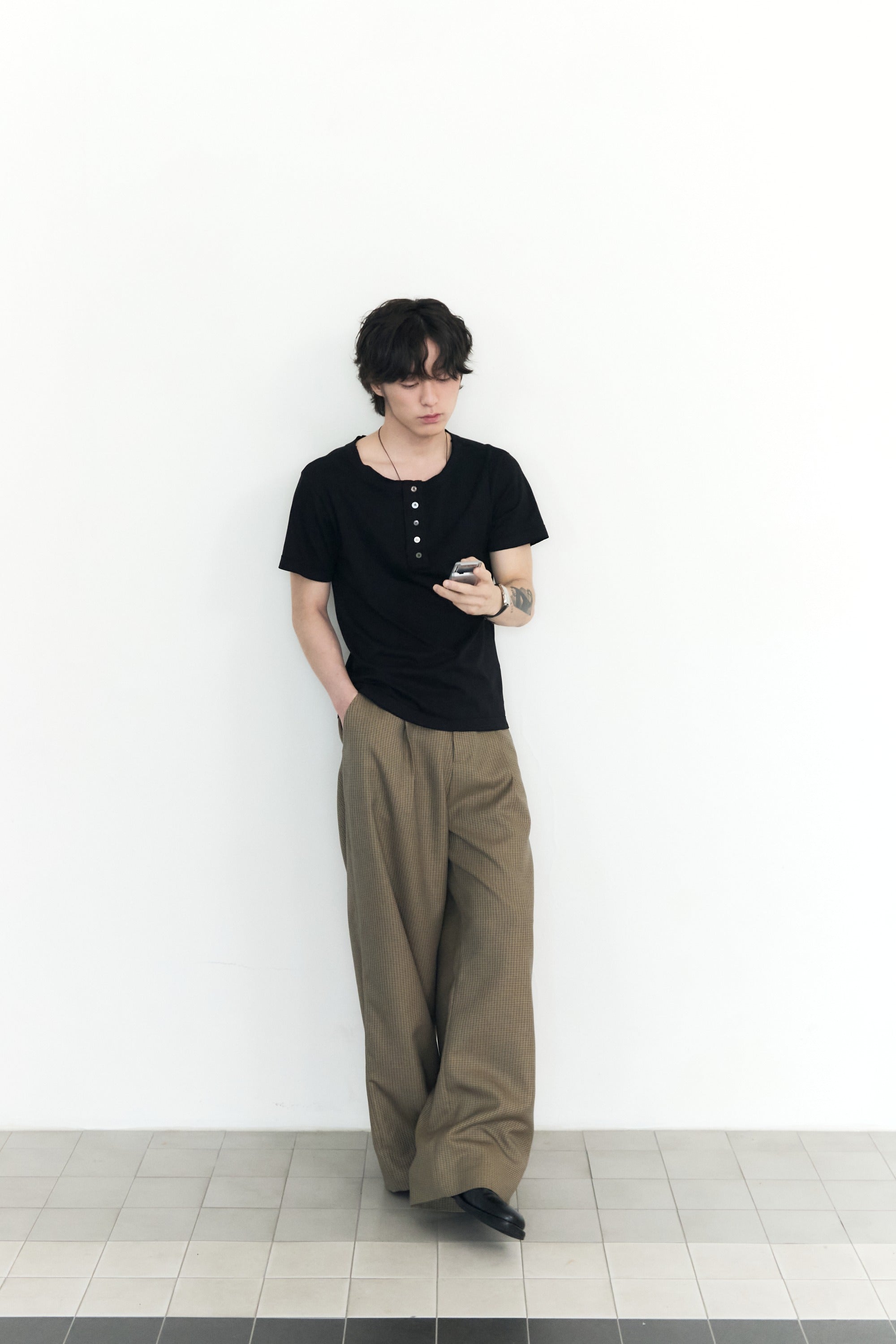 5 BUTTON HENRY NECK_BLACK