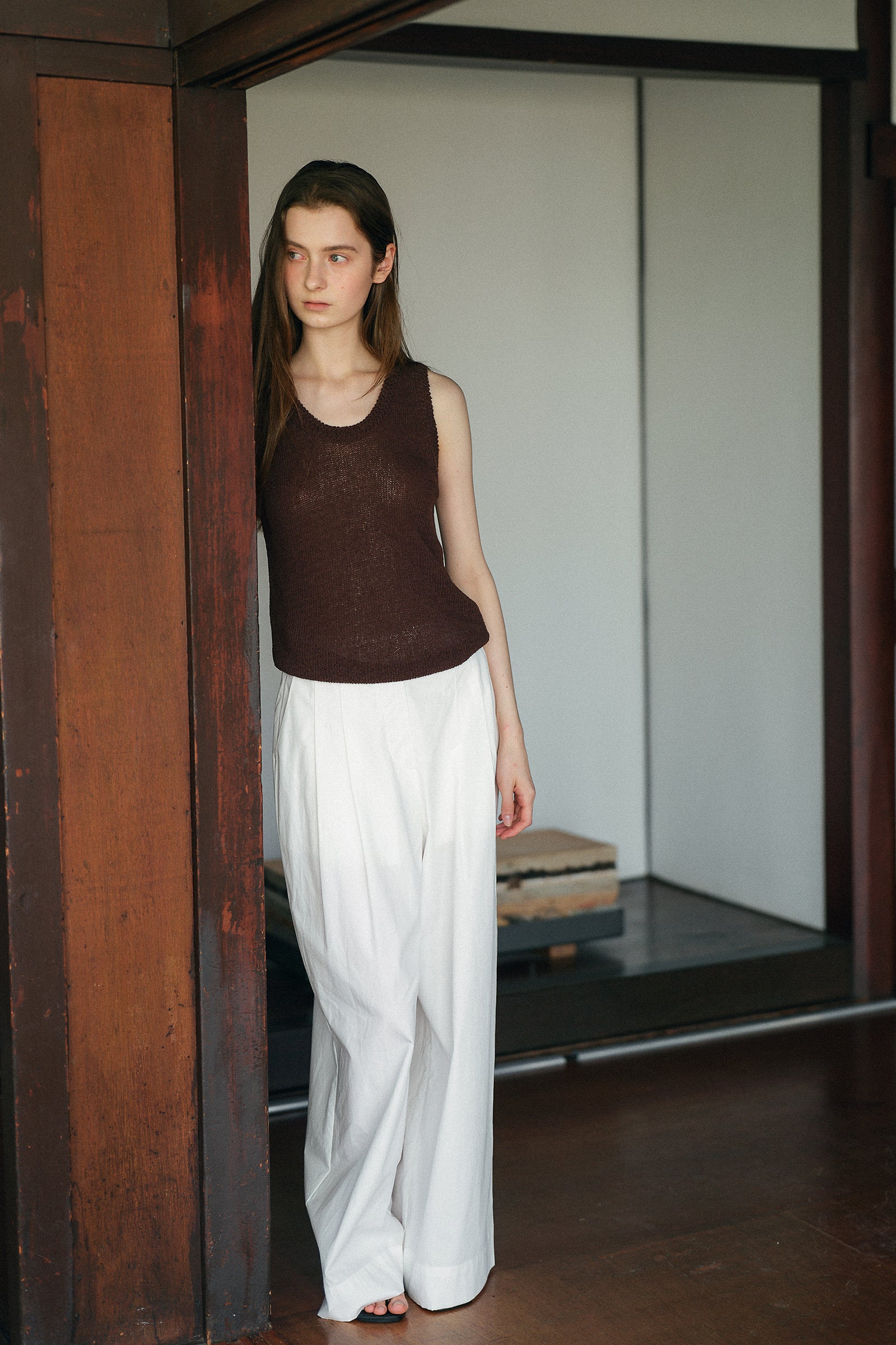 HARRIETTE KNIT SLEEVELESS_BROWN
