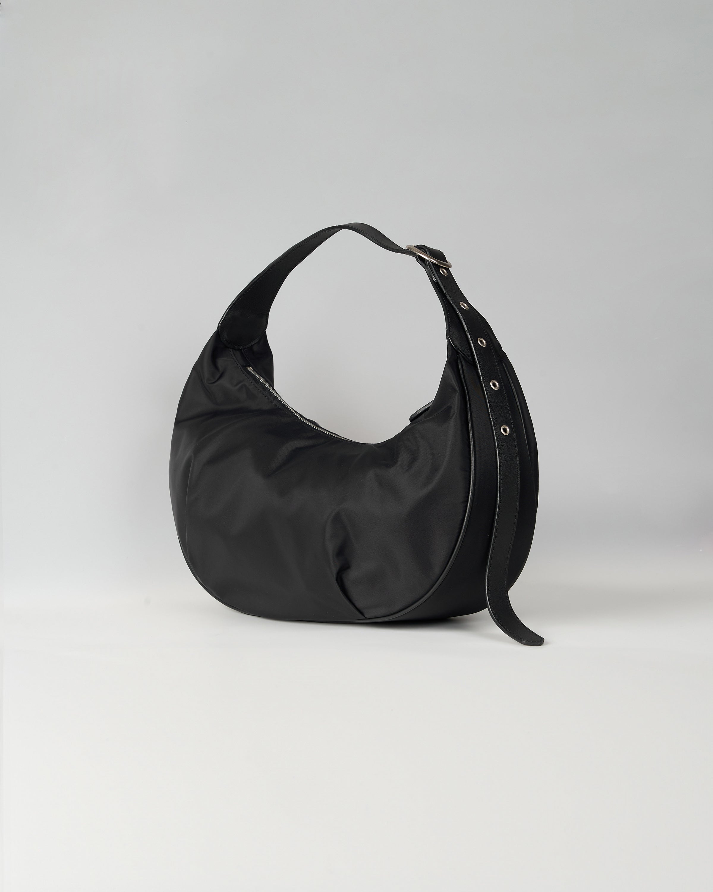 DAILY NYLON HALF MOON BAG_BLACK