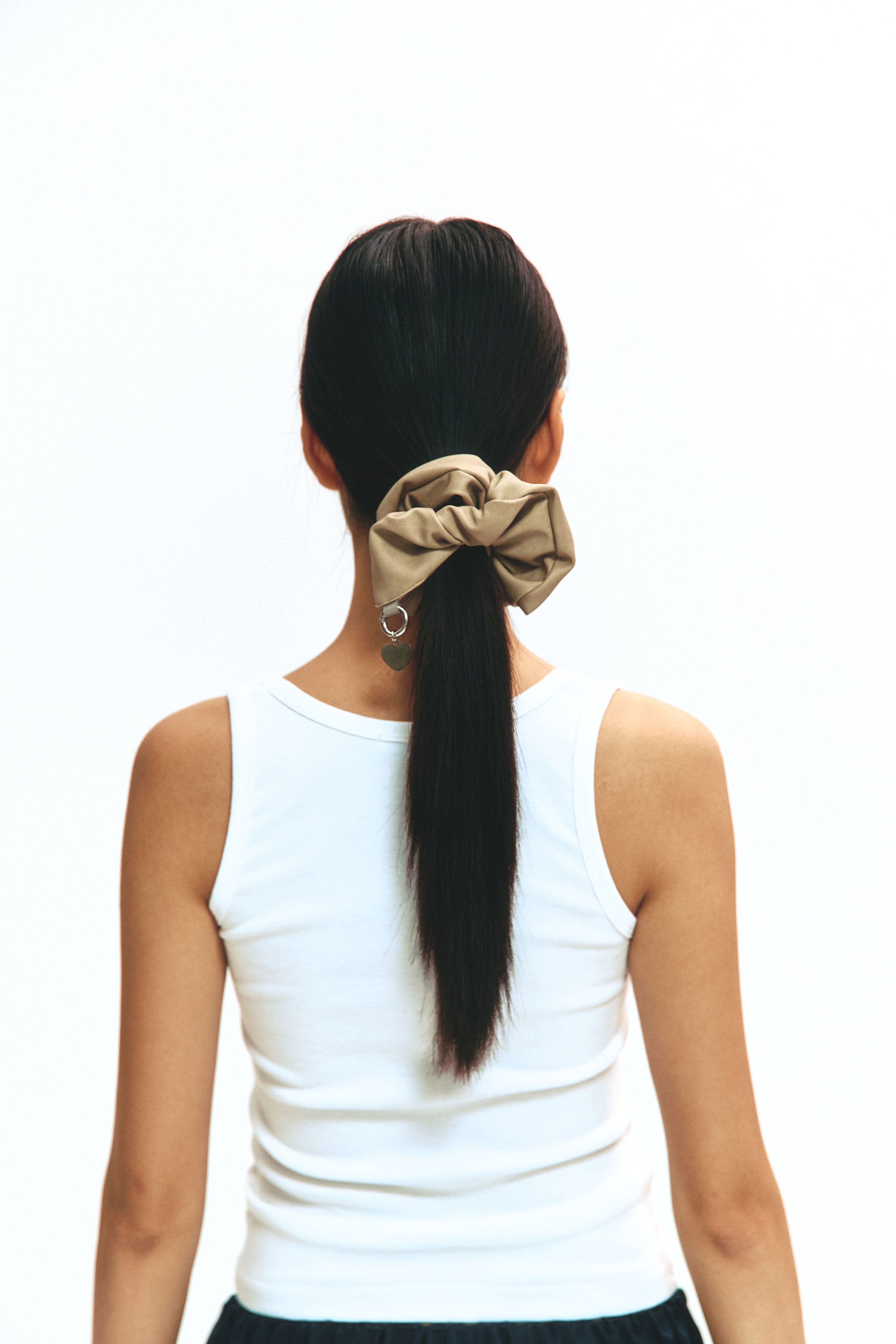 LEATHER KEYRING SCRUNCH_BEIGE
