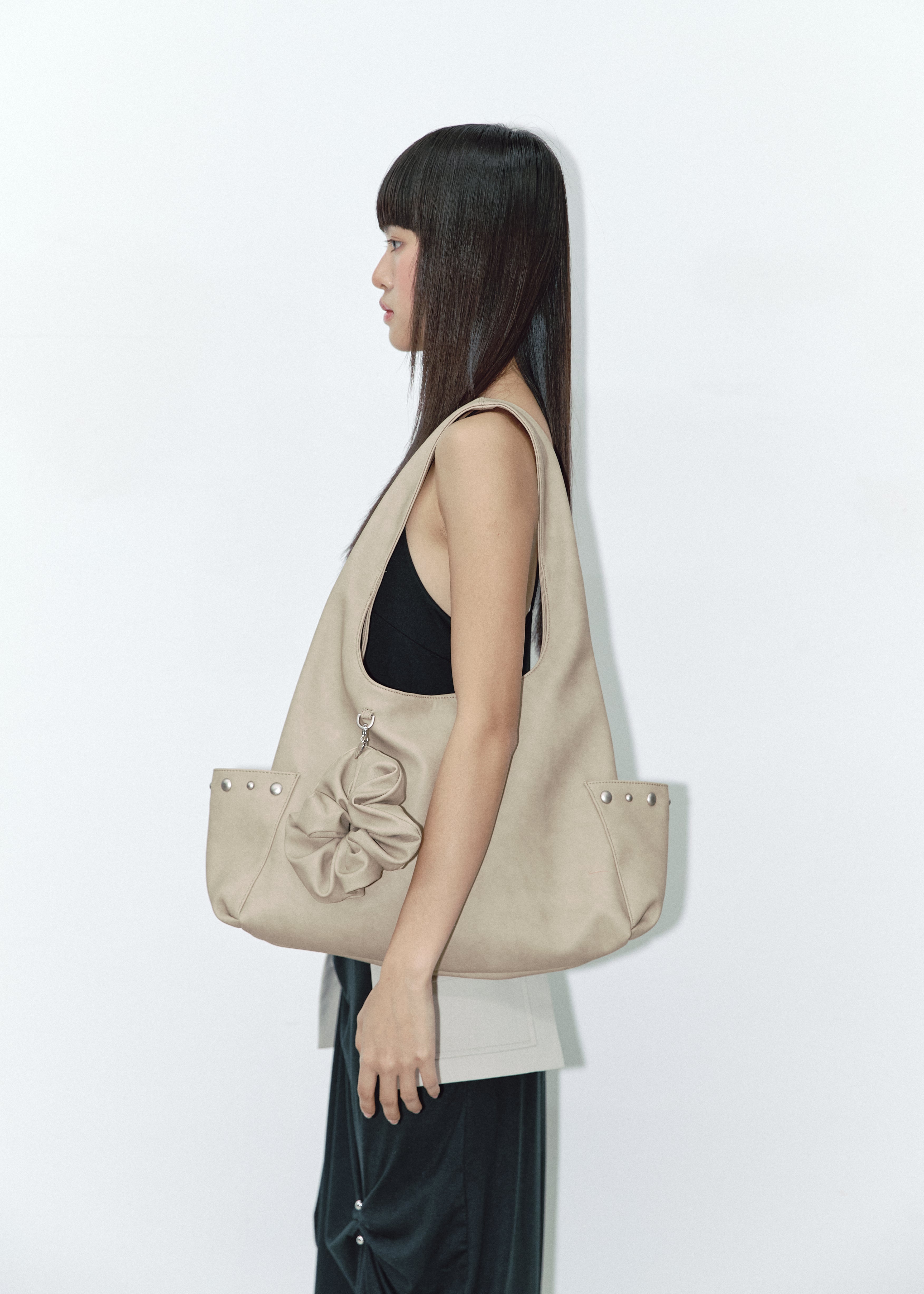 LEATHER KEYRING SCRUNCH_BEIGE