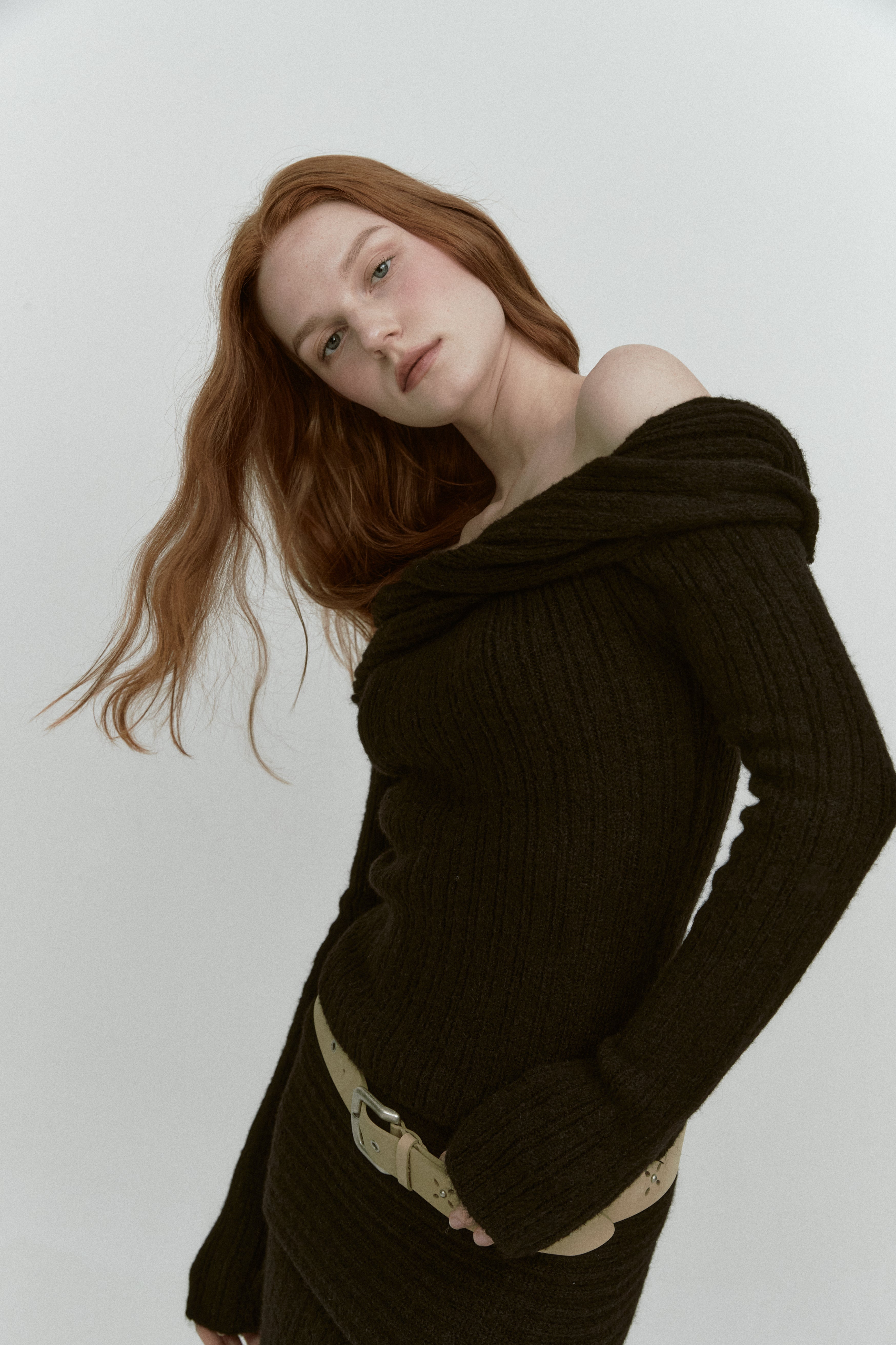REVERSE OFF SHOULDER KNIT_NOIR