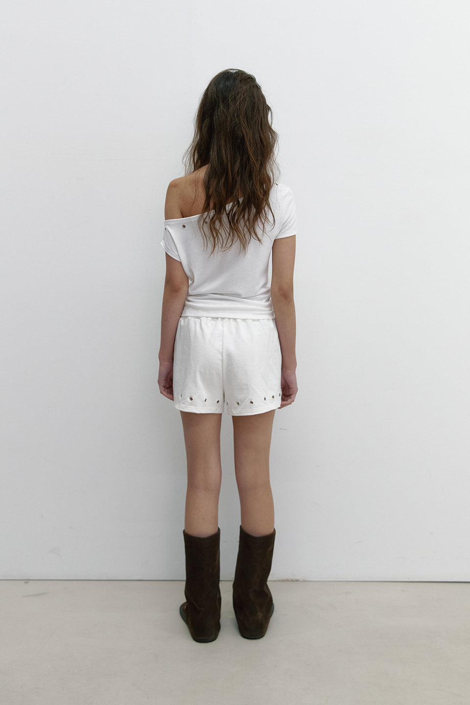 EYELET ONE SHOULDER T_IVORY