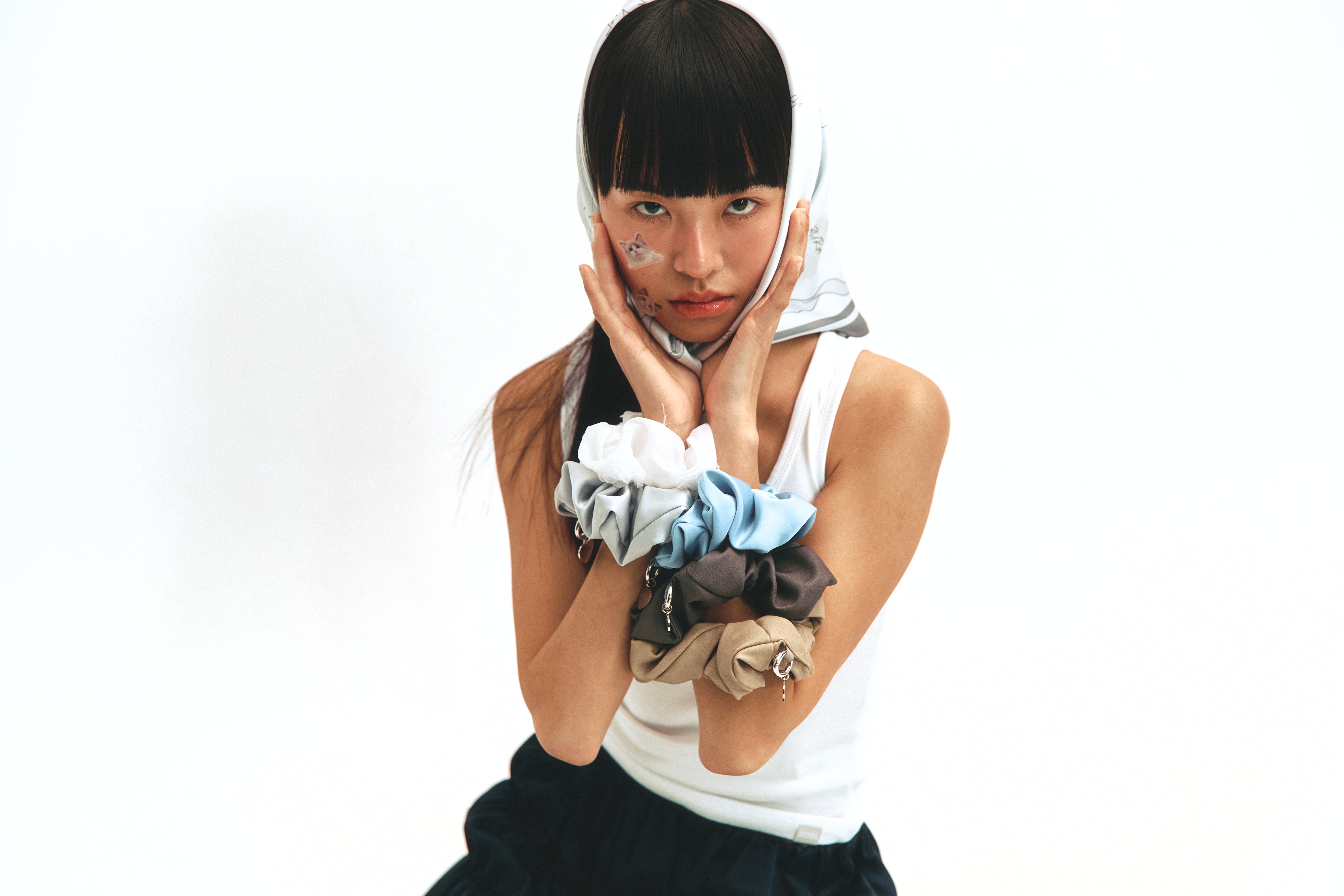SATIN KEYRING SCRUNCH_GRIS