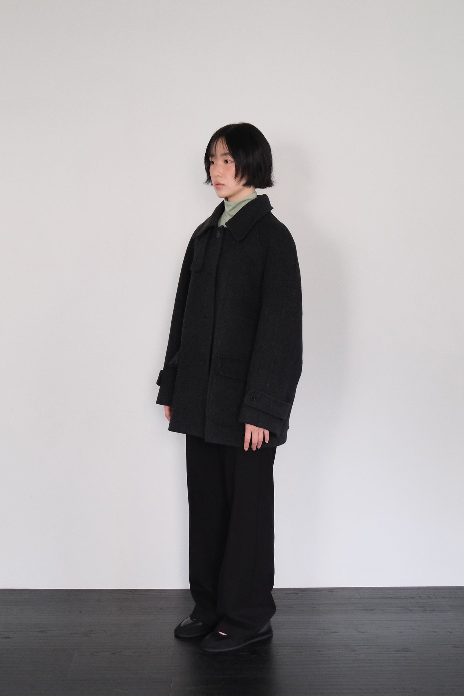 MOUI MANTEAU COURT EN LAINE CLASSIQUE_GRIS FONCÉ