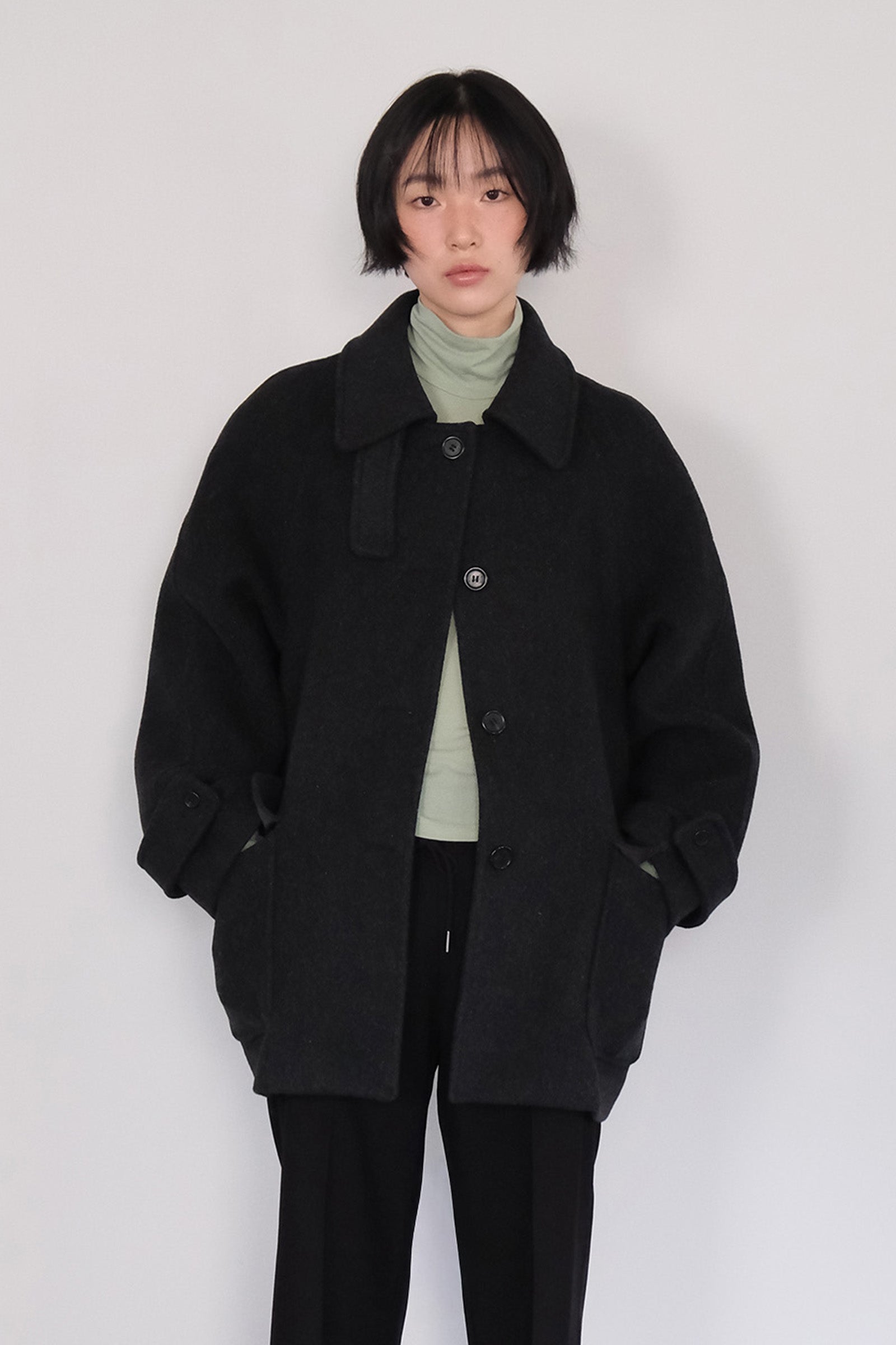 MOUI MANTEAU COURT EN LAINE CLASSIQUE_GRIS FONCÉ