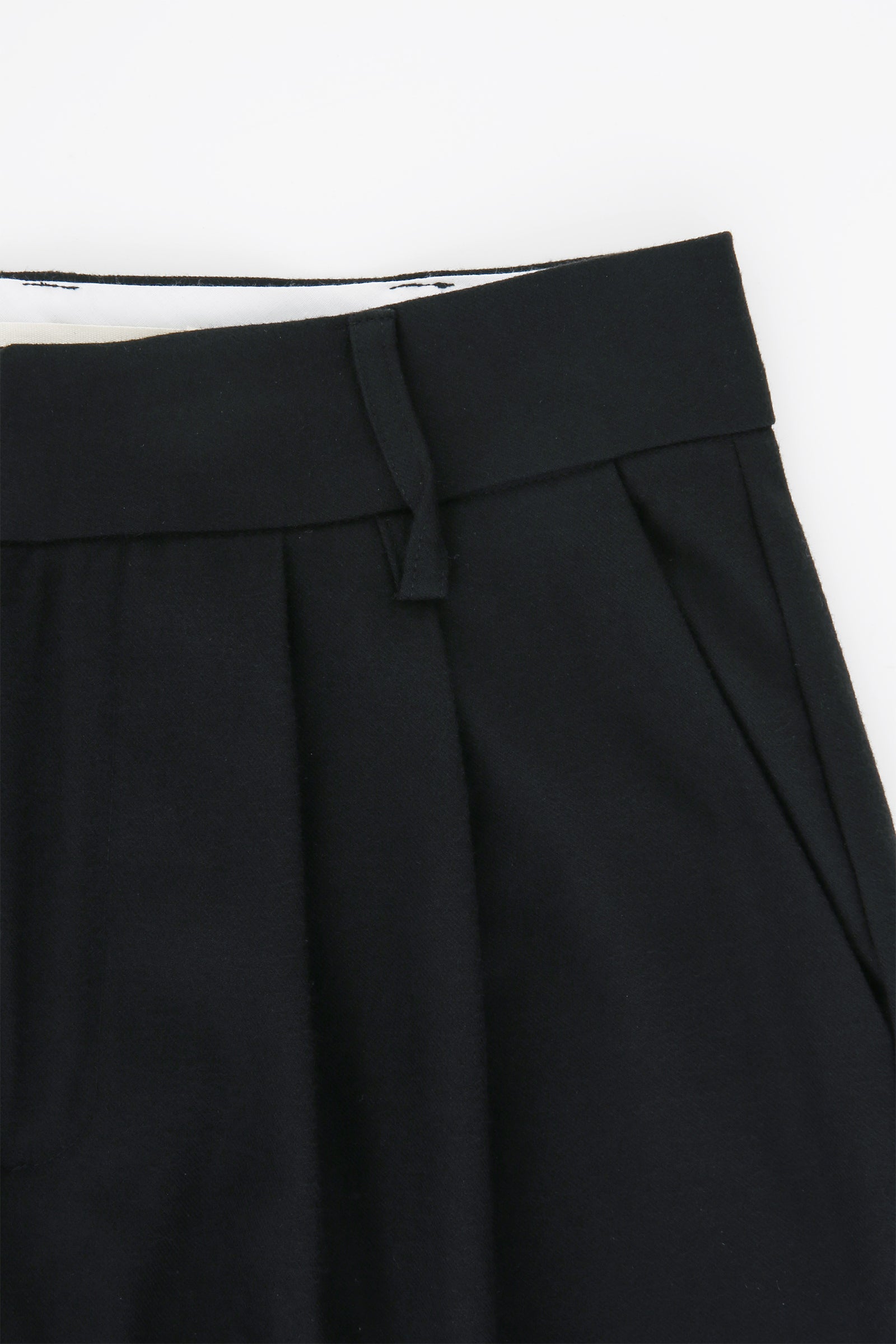 PANTALON LARGE À PINCES EN LAINE MÉLANGÉE AVEC CEINTURE_NOIR