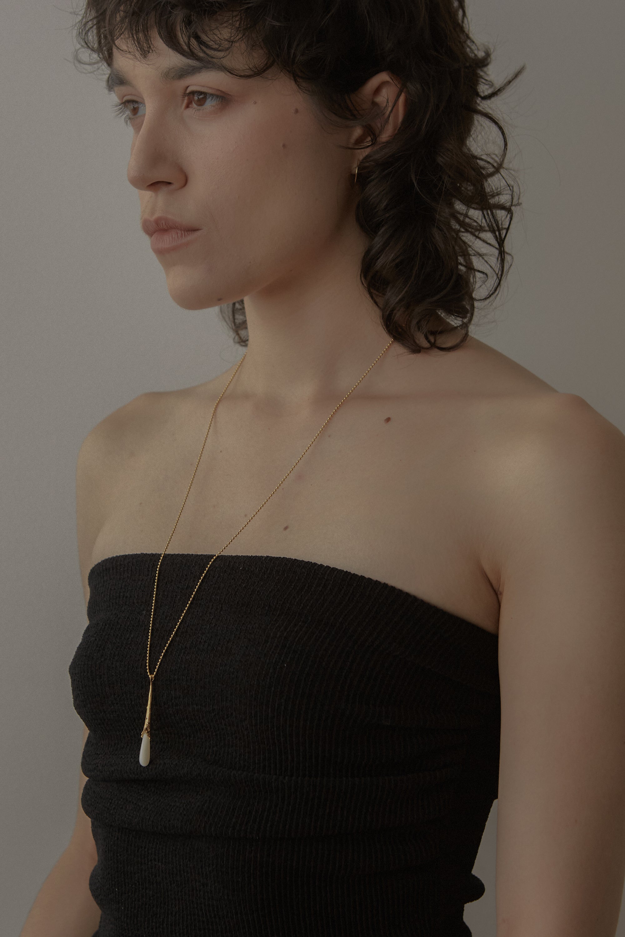 WHITE DROP NECKLACE_CLASSIC