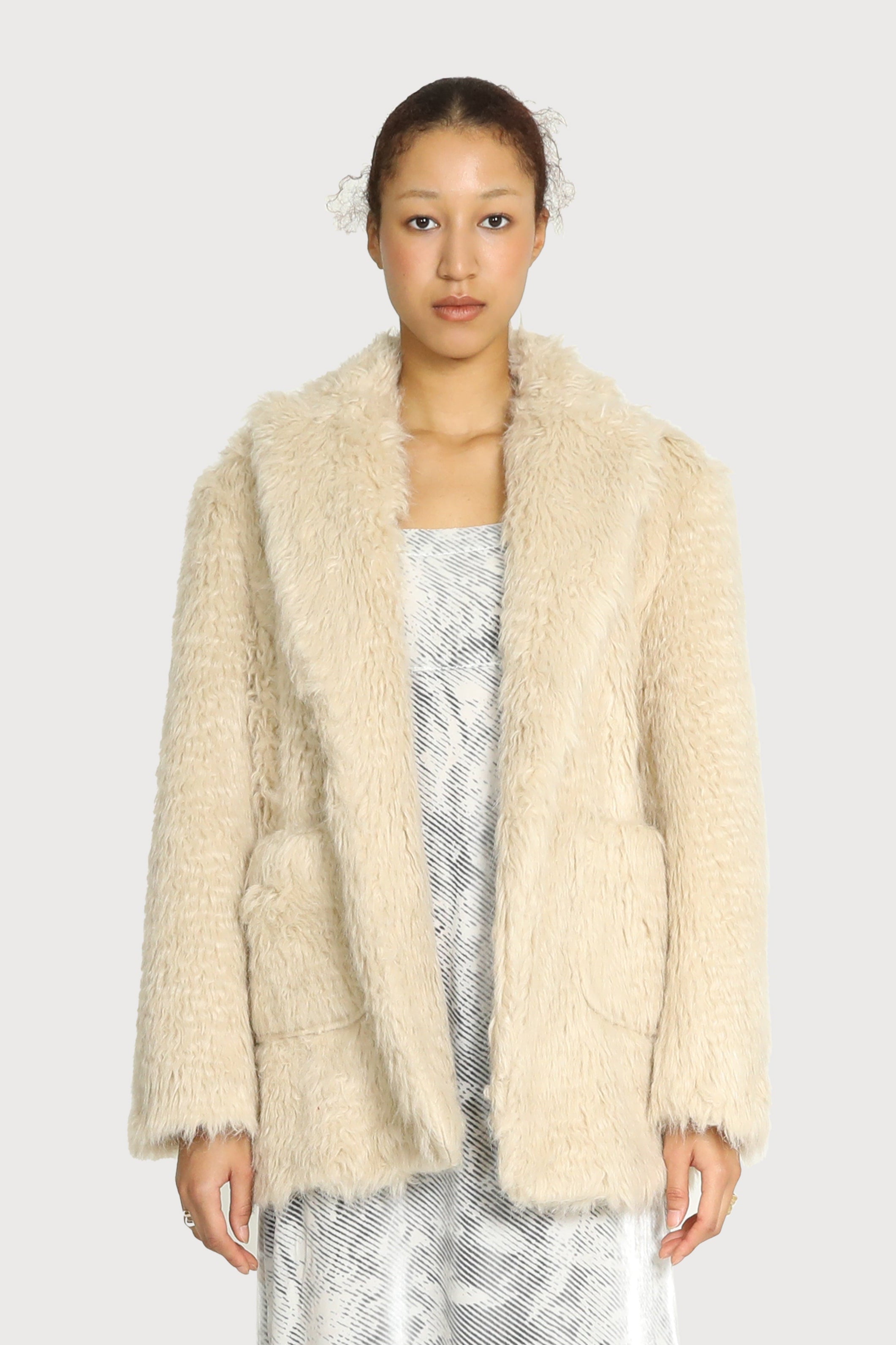 VESTE TEXTURÉE EN FOURRURE_BEIGE