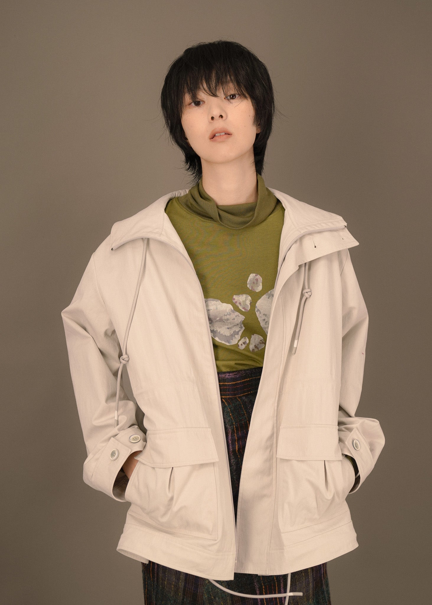 MANTEAU ZIPPÉ MINIMALISTE_BEIGE