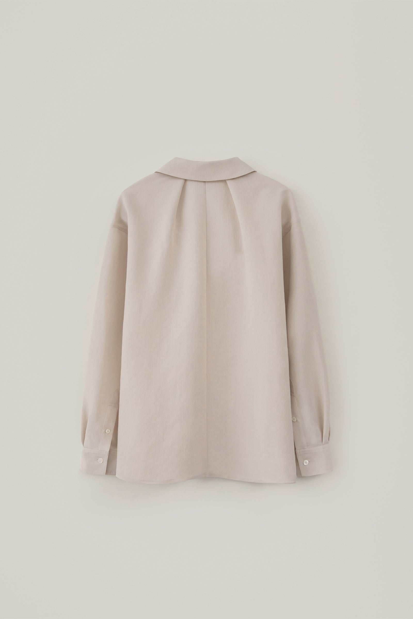 CHEMISE À LIGNE DIAGONALE_CRÈME