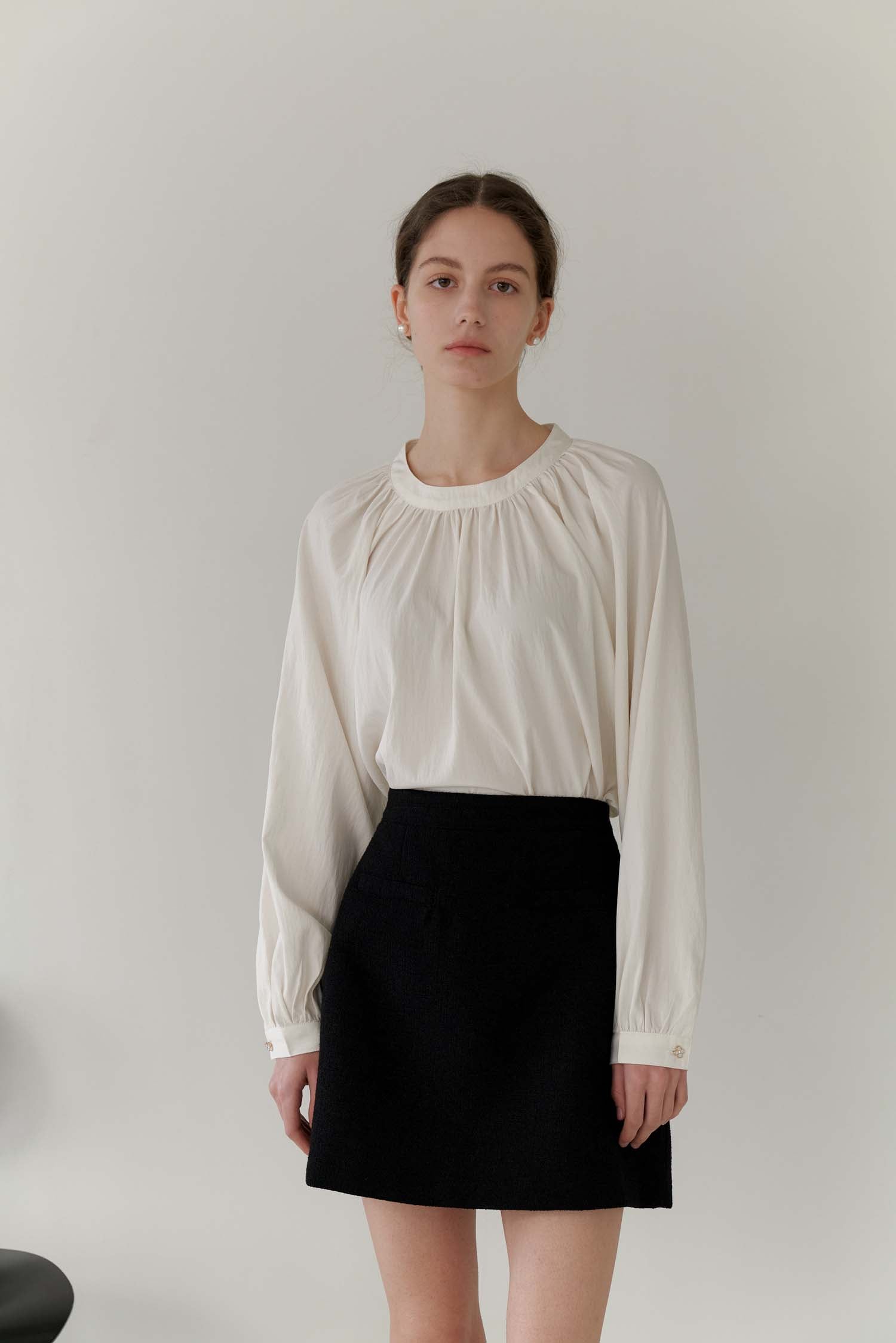 FLOWER SHIRRING BLOUSE_IVORY