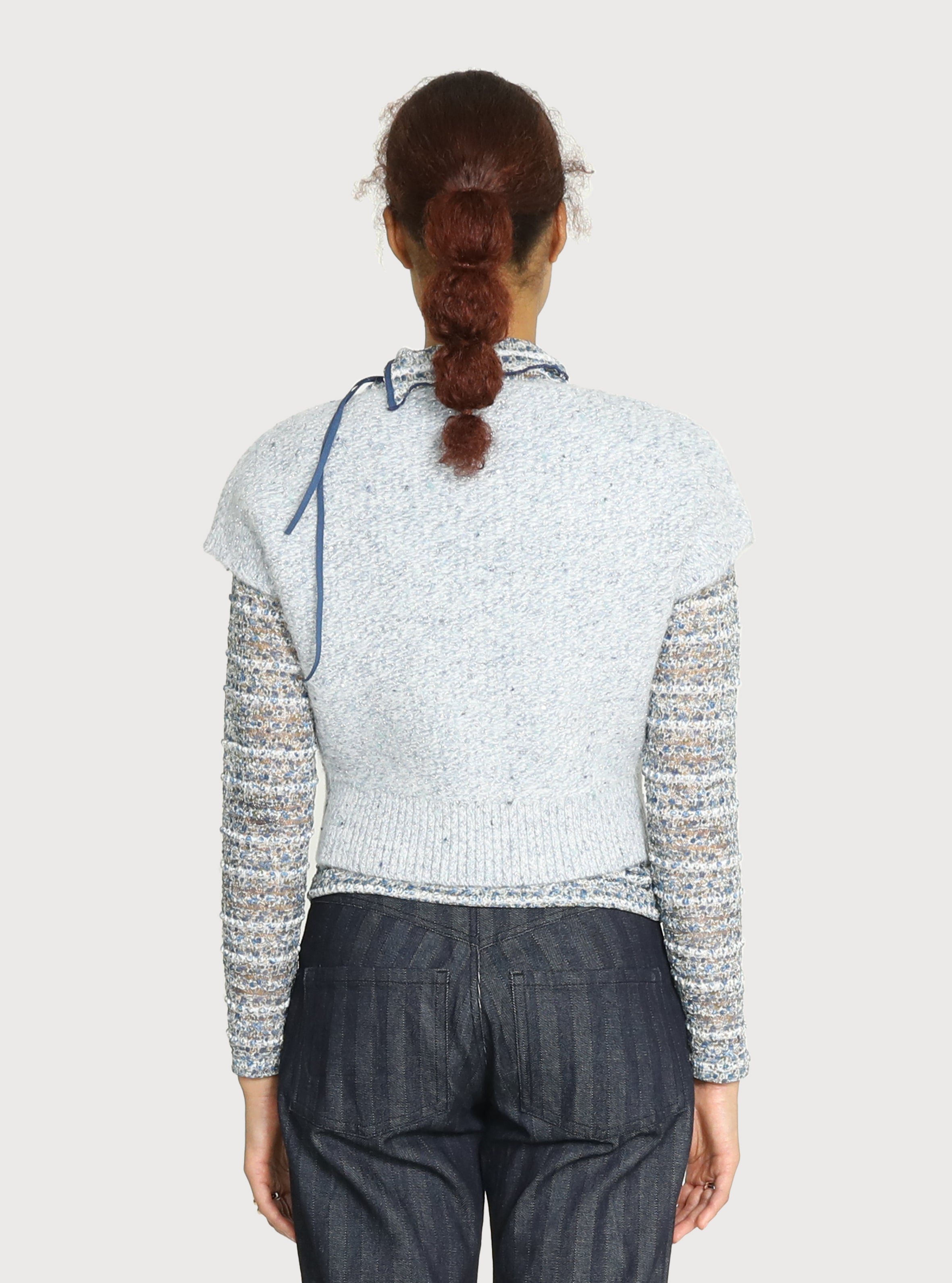 GILET EN TRICOT BRODÉ MAIN_BLEU CIEL